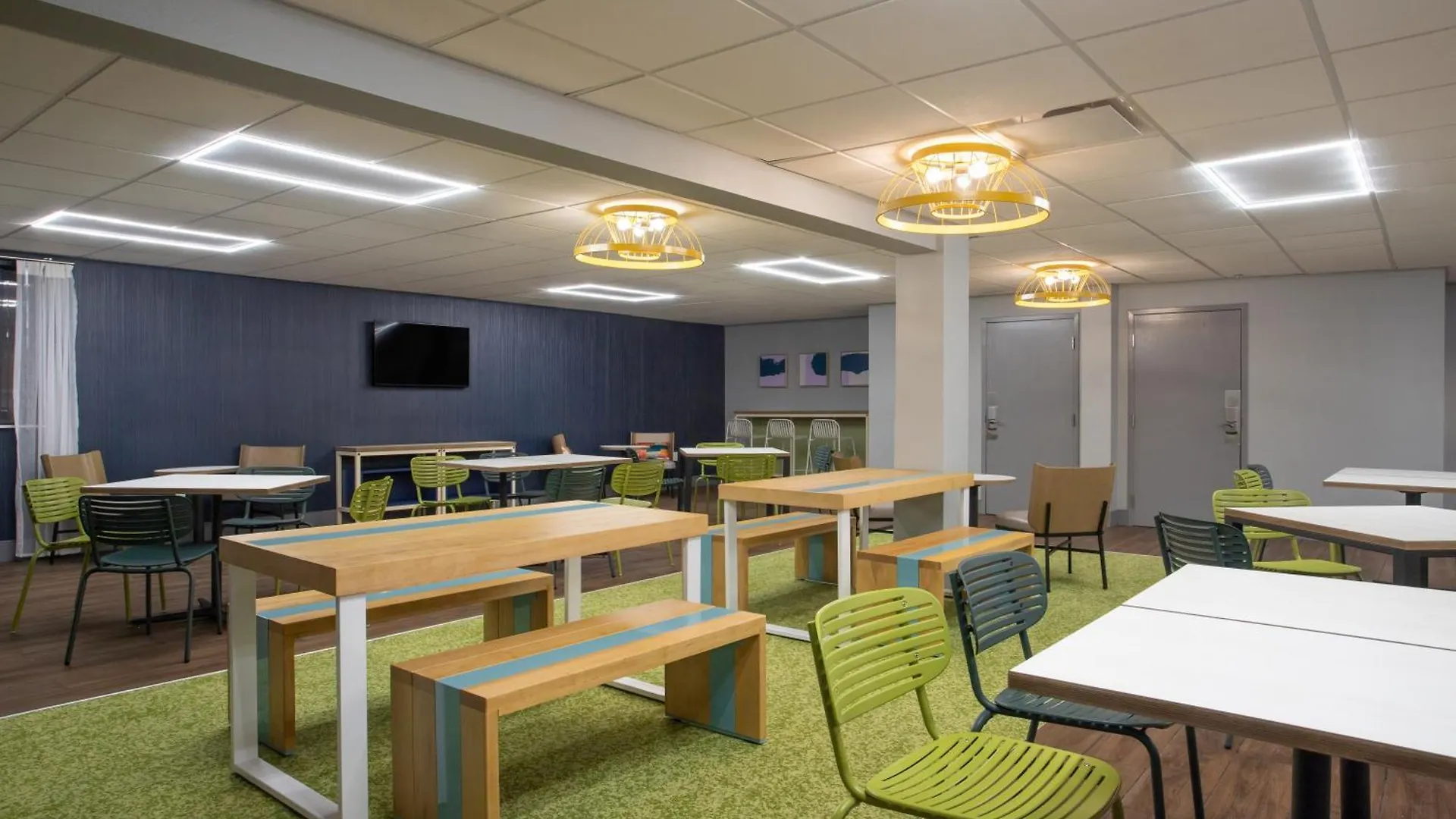 Spark By Hilton Meadows 3*