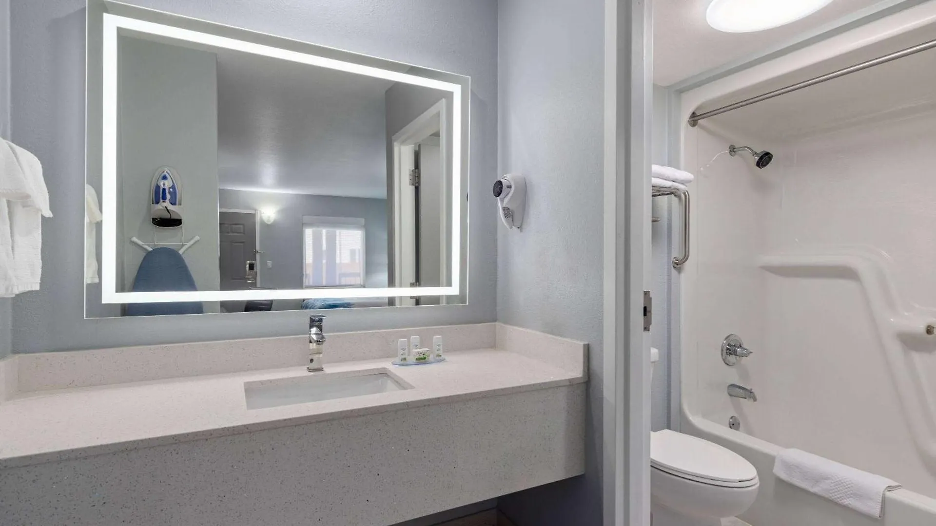 Baymont By Wyndham Thousand Hills Hotel Branson