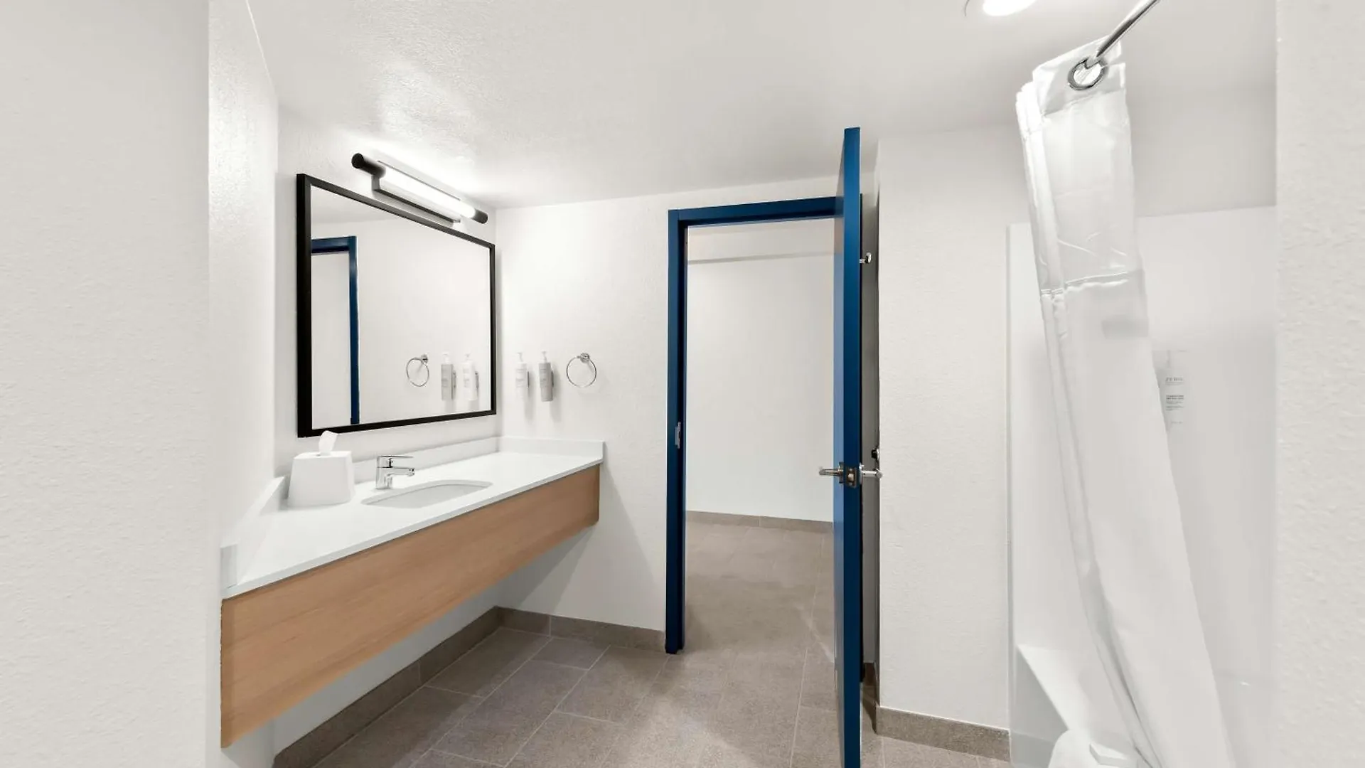Spark By Hilton Meadows 3*