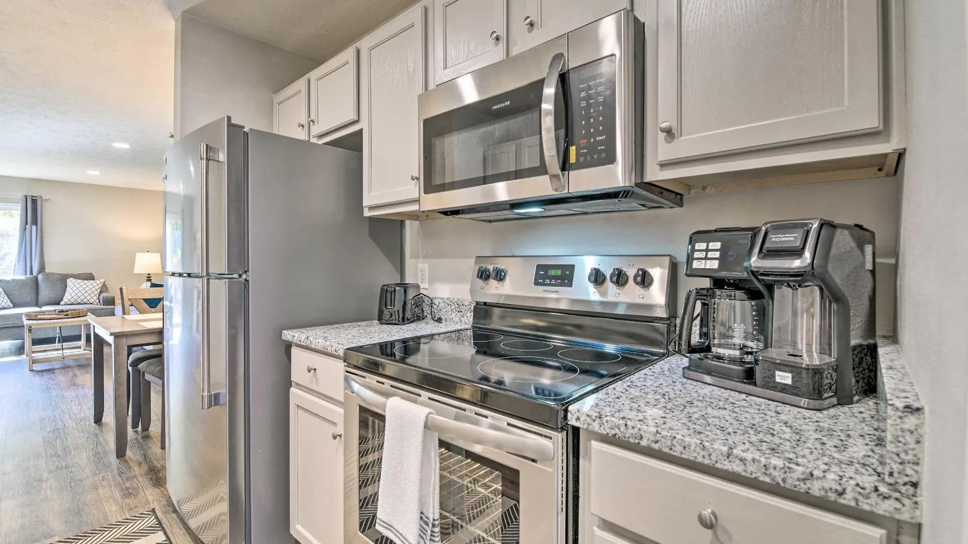 Apartment Pet-friendly With Shared Pool! *