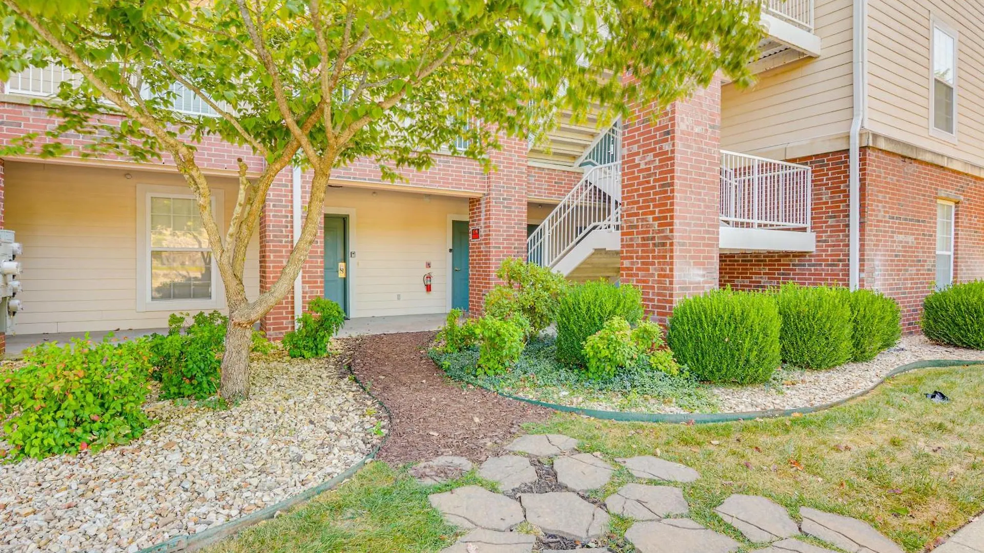 Apartman With Pool Access And Views, 3 Mi Dtwn! *
