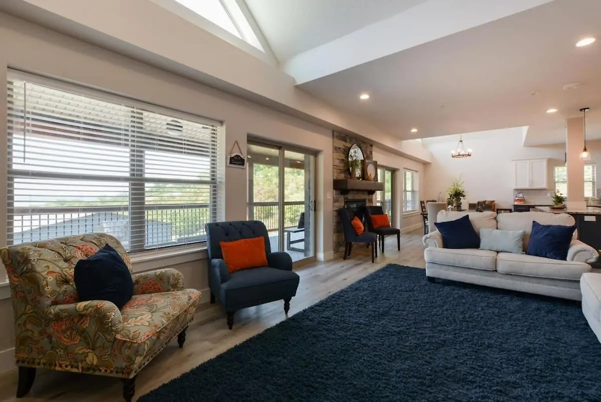 Holiday home Journey's Remedy -lake View Sleeps 30 Branson