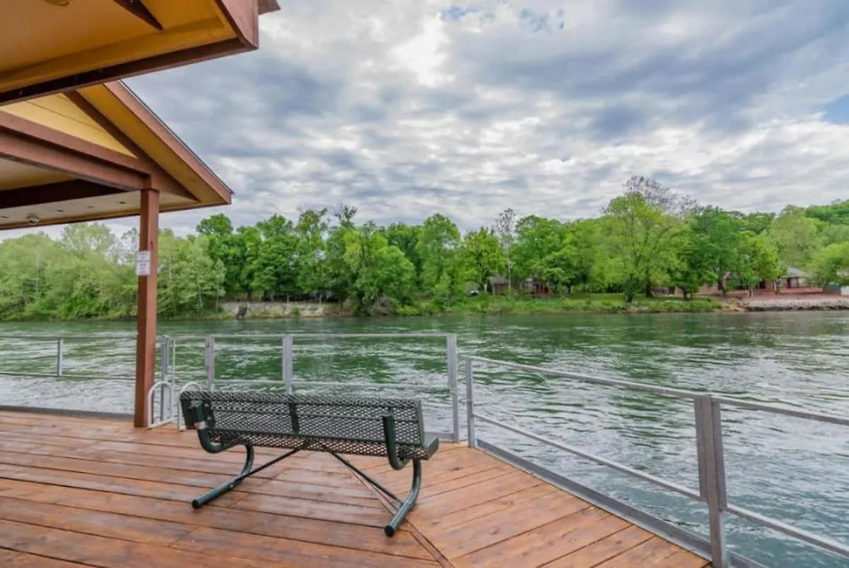 Waterway - Balcony View Of Taneycomo Holiday home *