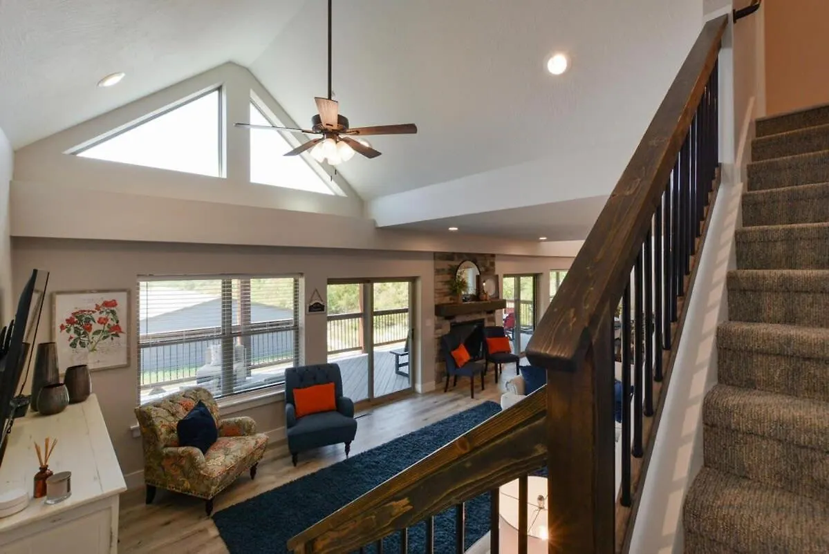 Journey's Remedy -lake View Sleeps 30 Holiday home Branson