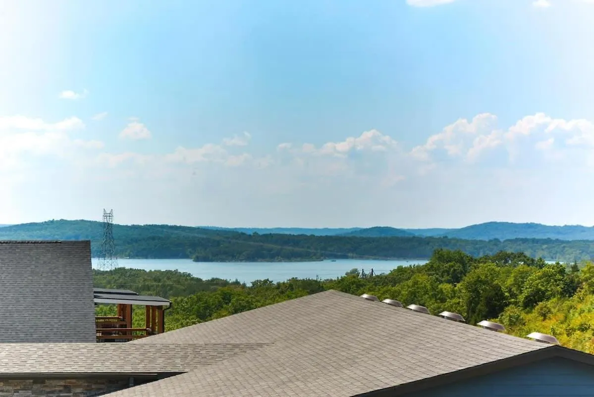 Holiday home Journey's Remedy -lake View Sleeps 30 *
