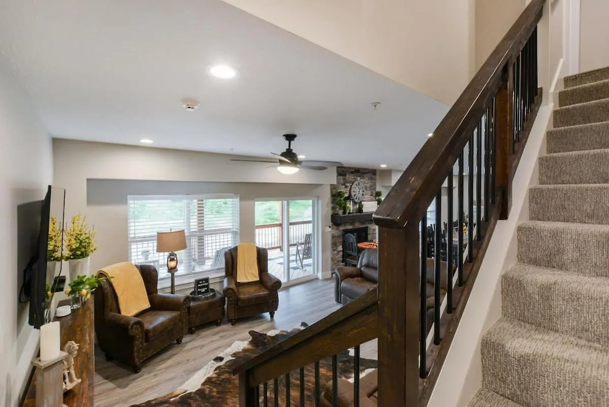 Livin' The Dream- Indoor Outdoor Pool & Private Hot Tub Branson
