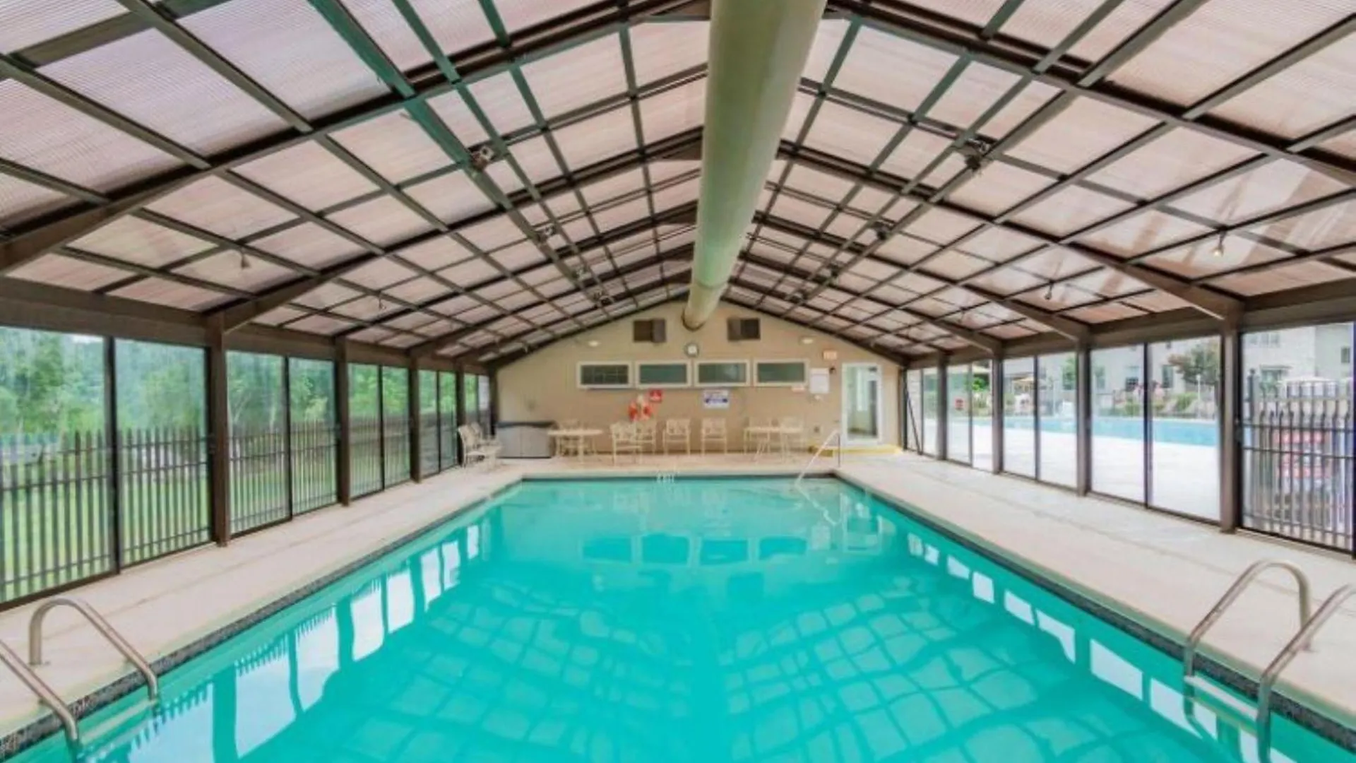 2 Bd 2 Bath Indoor Outdoor Pool Hot Tub Branson
