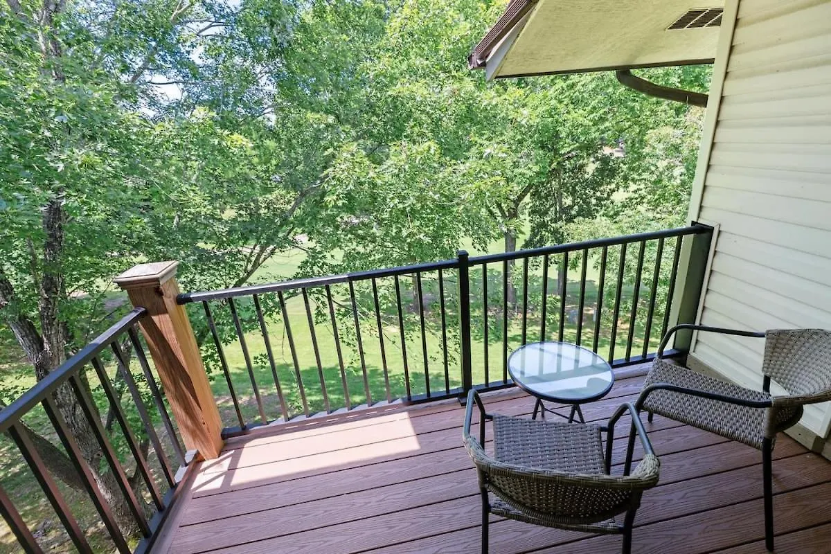 The Capital Indoor Outdoor Pool Hot Tub & * Branson