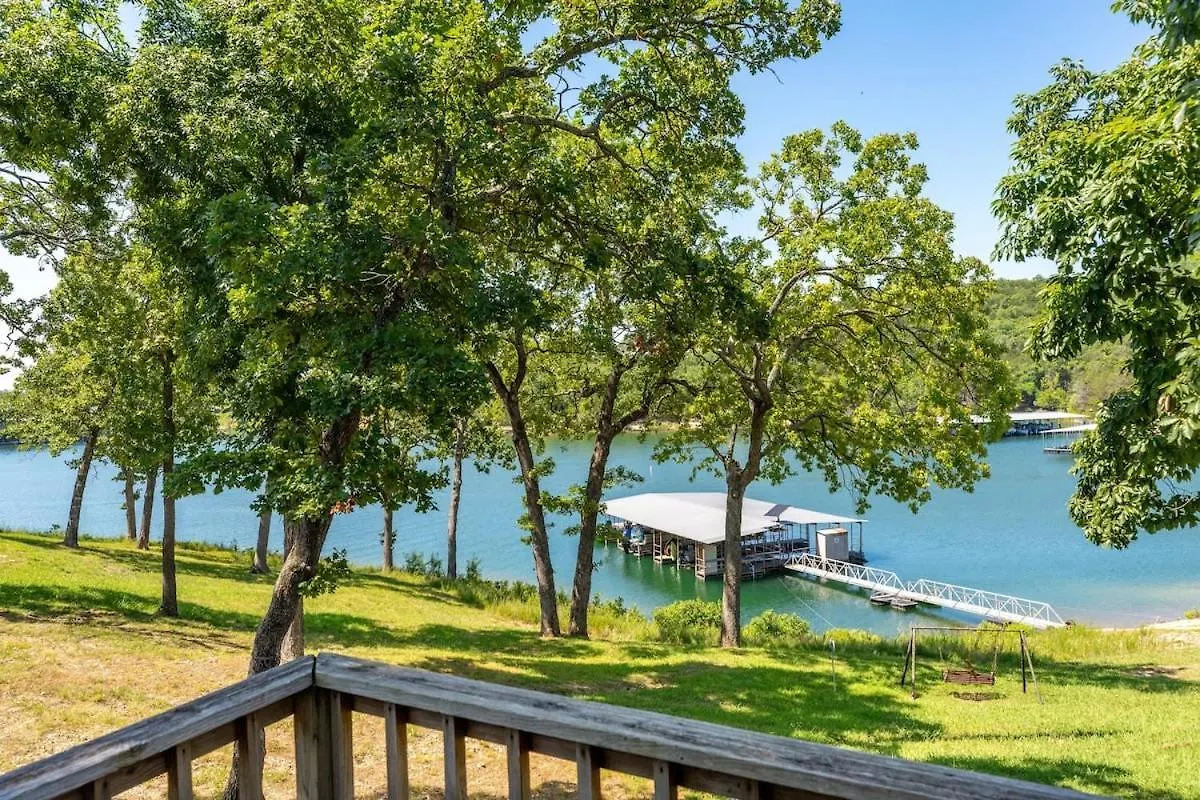 Holiday home Artilla Cove 10- Views- Pool & Hot Tub Branson