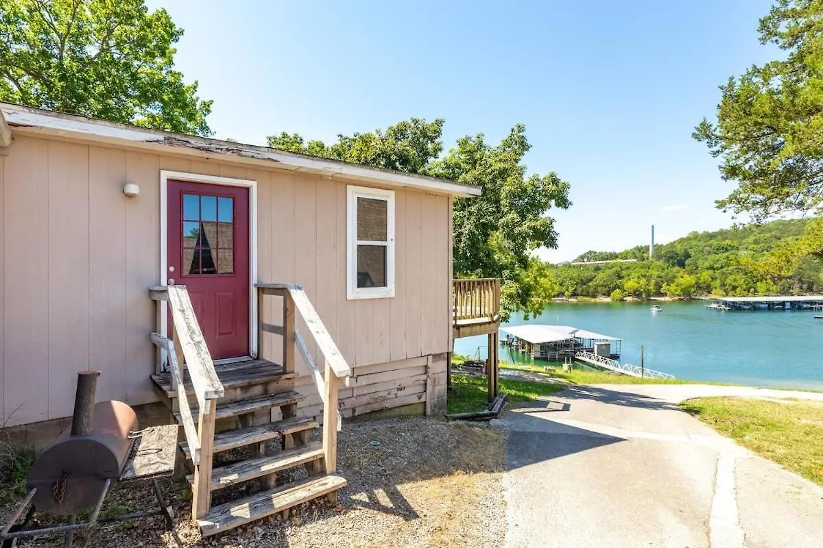 Artilla Cove 1- Lakeside - Pool & Hot Tub Holiday home *