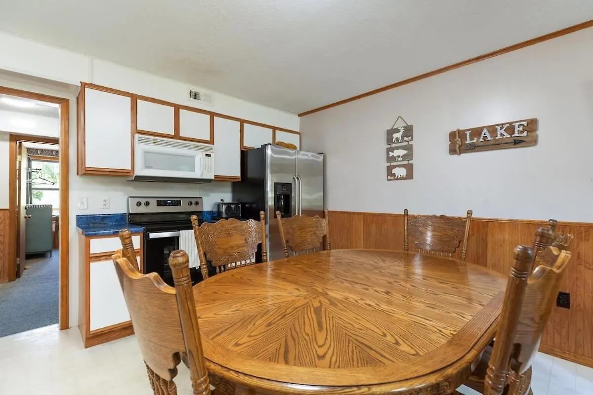 Holiday home Artilla Cove 1- Lakeside - Pool & Hot Tub Branson