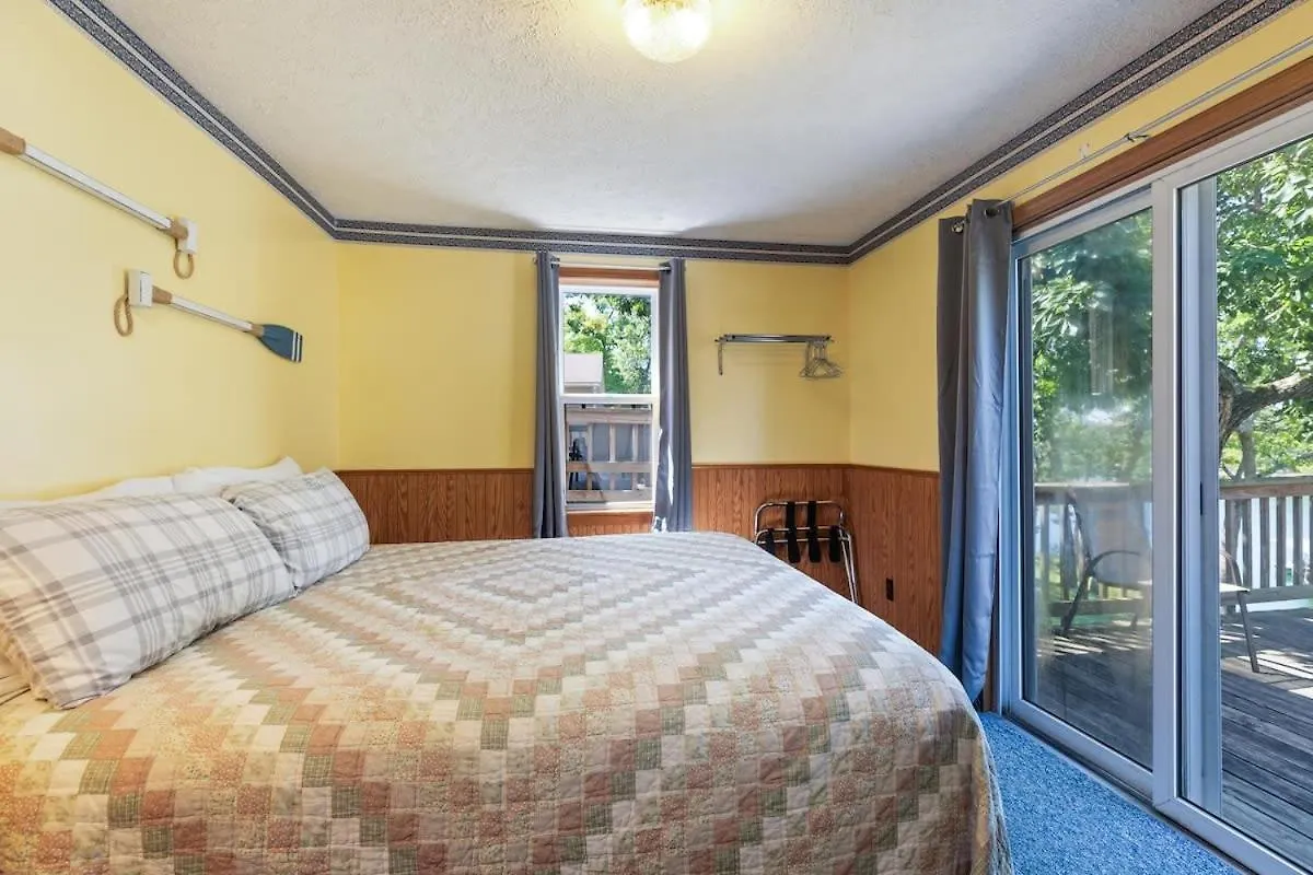 Artilla Cove 1- Lakeside - Pool & Hot Tub Holiday home *