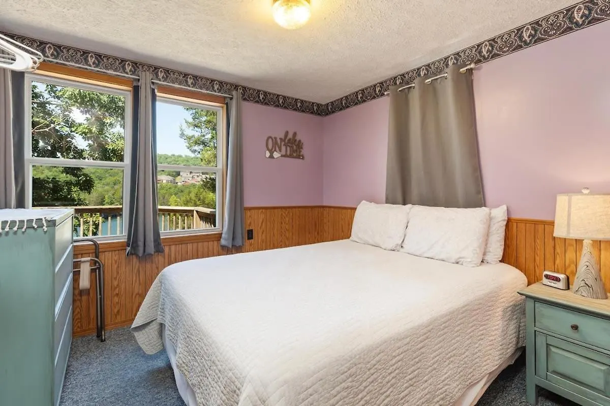 Artilla Cove 1- Lakeside - Pool & Hot Tub Holiday home *