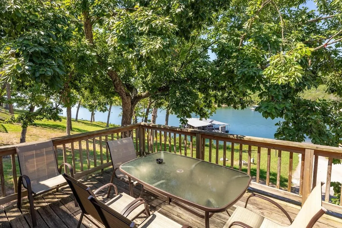 Holiday home Artilla Cove 1- Lakeside - Pool & Hot Tub *