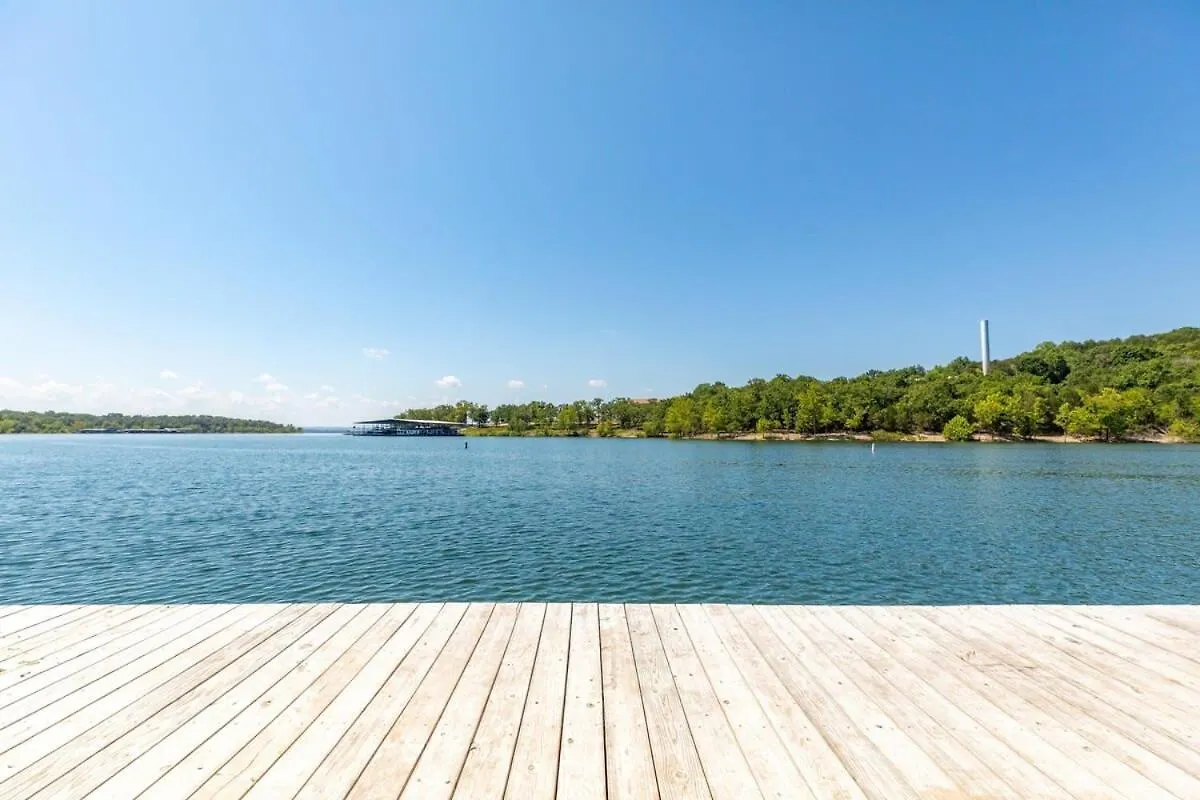 Artilla Cove 7- Views- Pool & Hot Tub * Branson