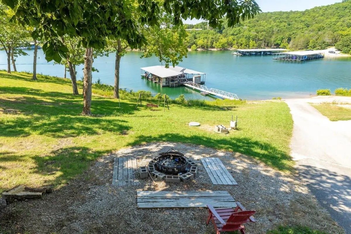 Holiday home Artilla Cove 7- Views- Pool & Hot Tub Branson