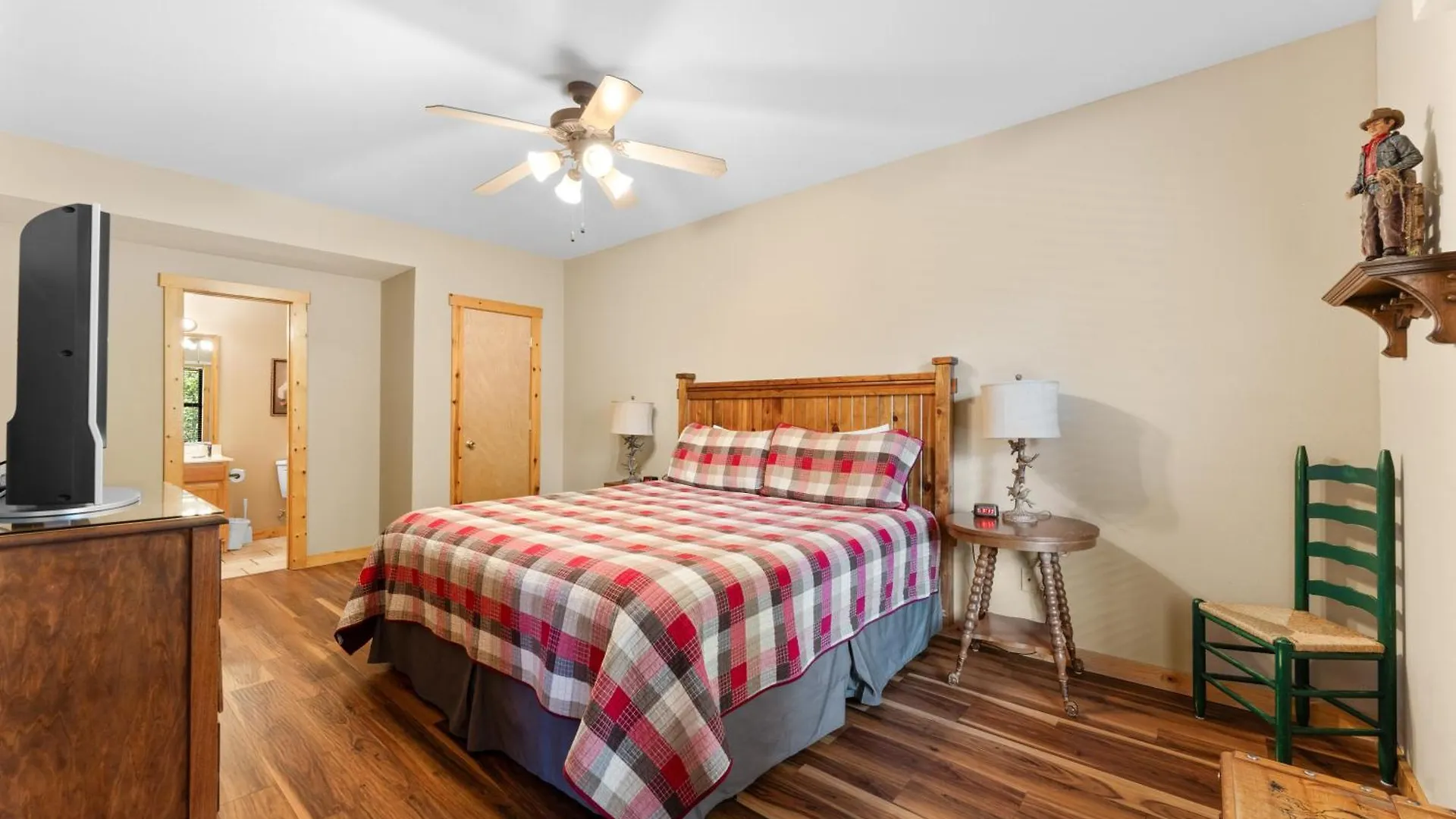 Ozarks Oasis Lodge *