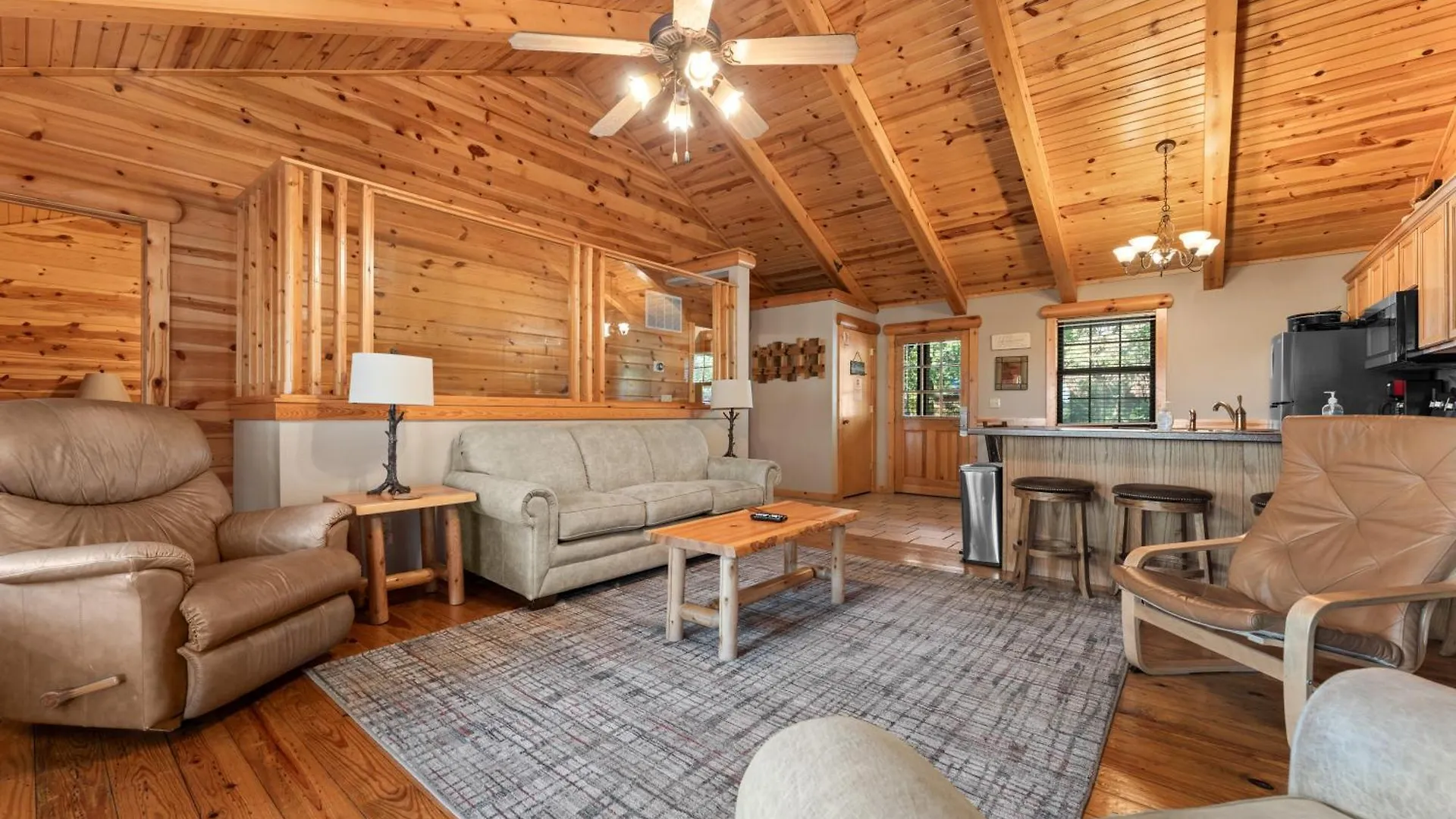 Lodge Ozarks Oasis