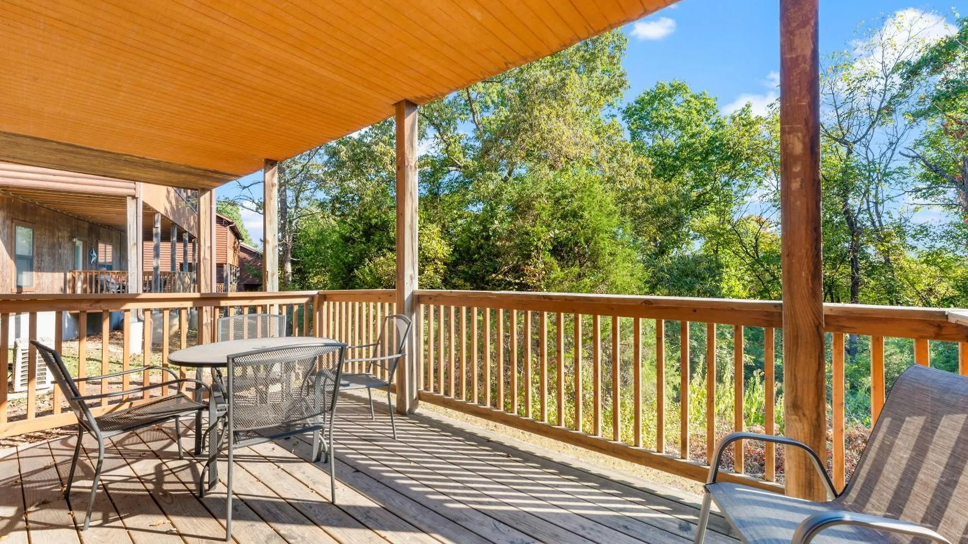 Lodge Ozarks Oasis
