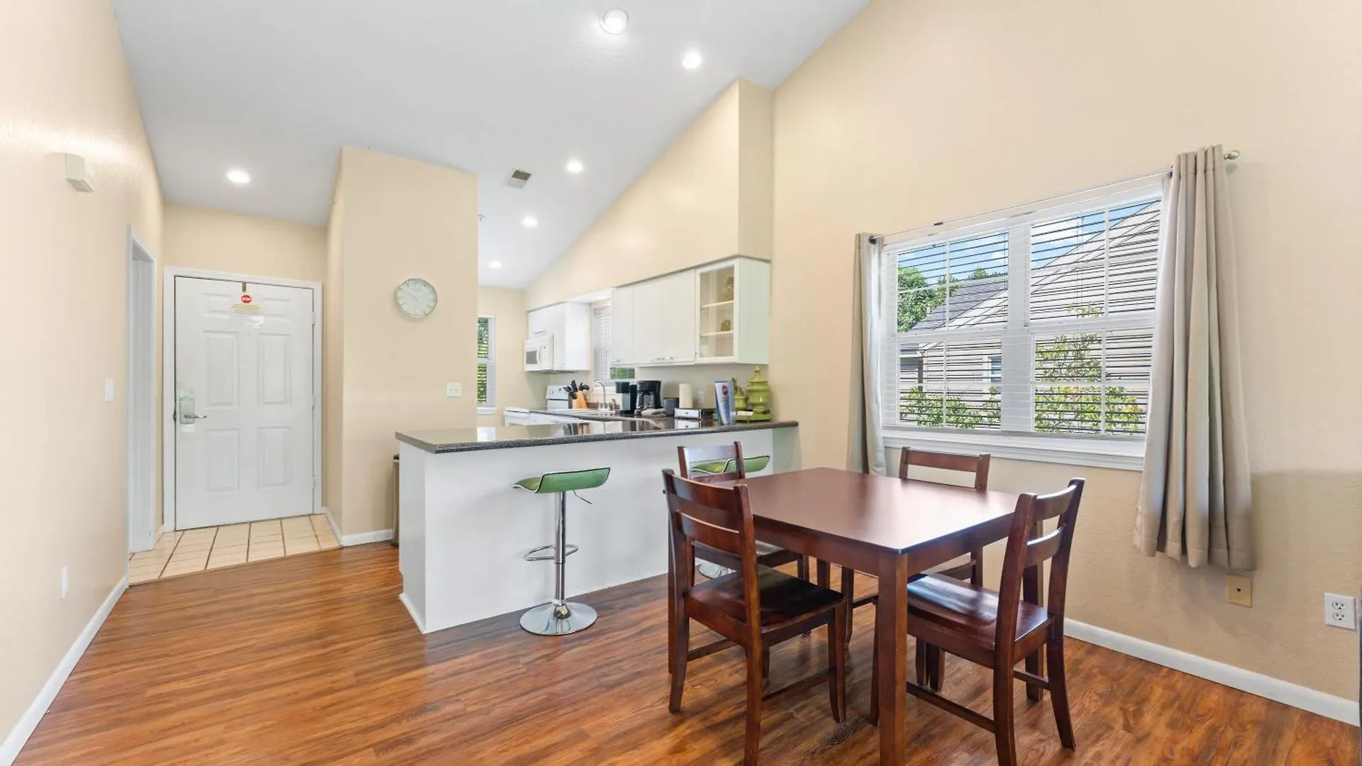 Serenity Now Apartman *