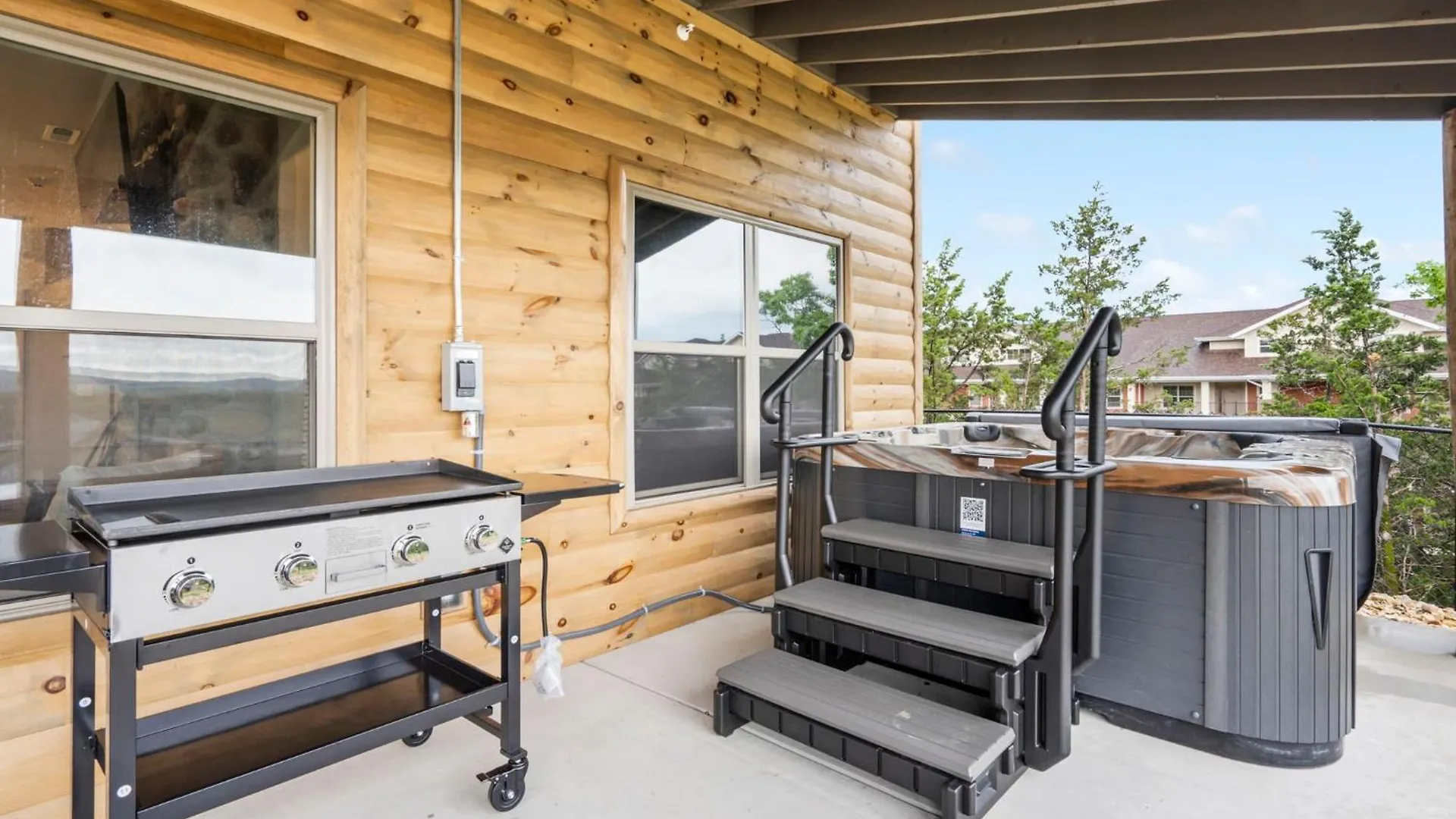 Golf Simulator- Private Hot Tub- Views- Free Daily Tickets- Close To Attractions Branson