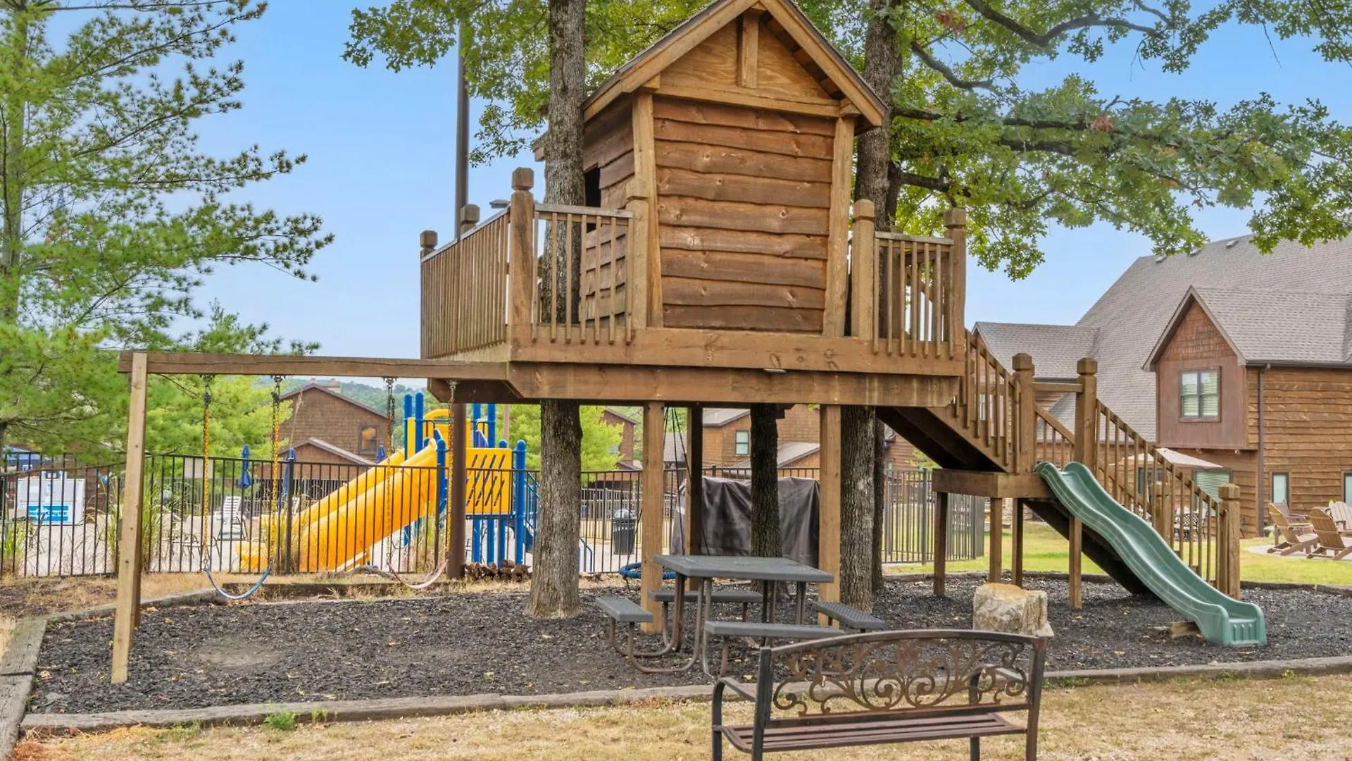Lodge Grin Bear It Branson