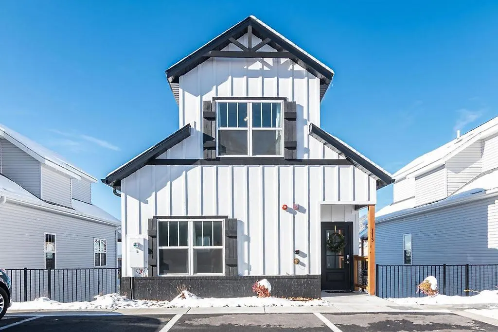 Breathtaking Views-dog Friendly-$400 Of Free Tickets-high End Decor Holiday home