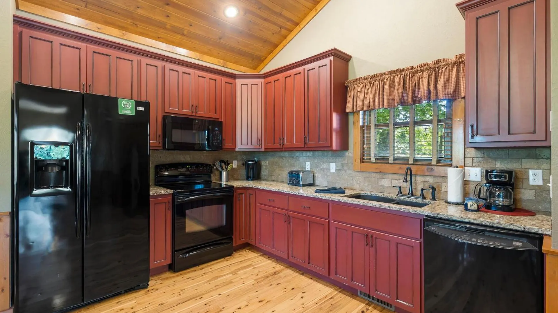Taneycomo Upgraded Luxurious, Free Daily Fun, Adirondack Lodge, Beautiful Views! Free Sdc Tickets Holiday home Branson