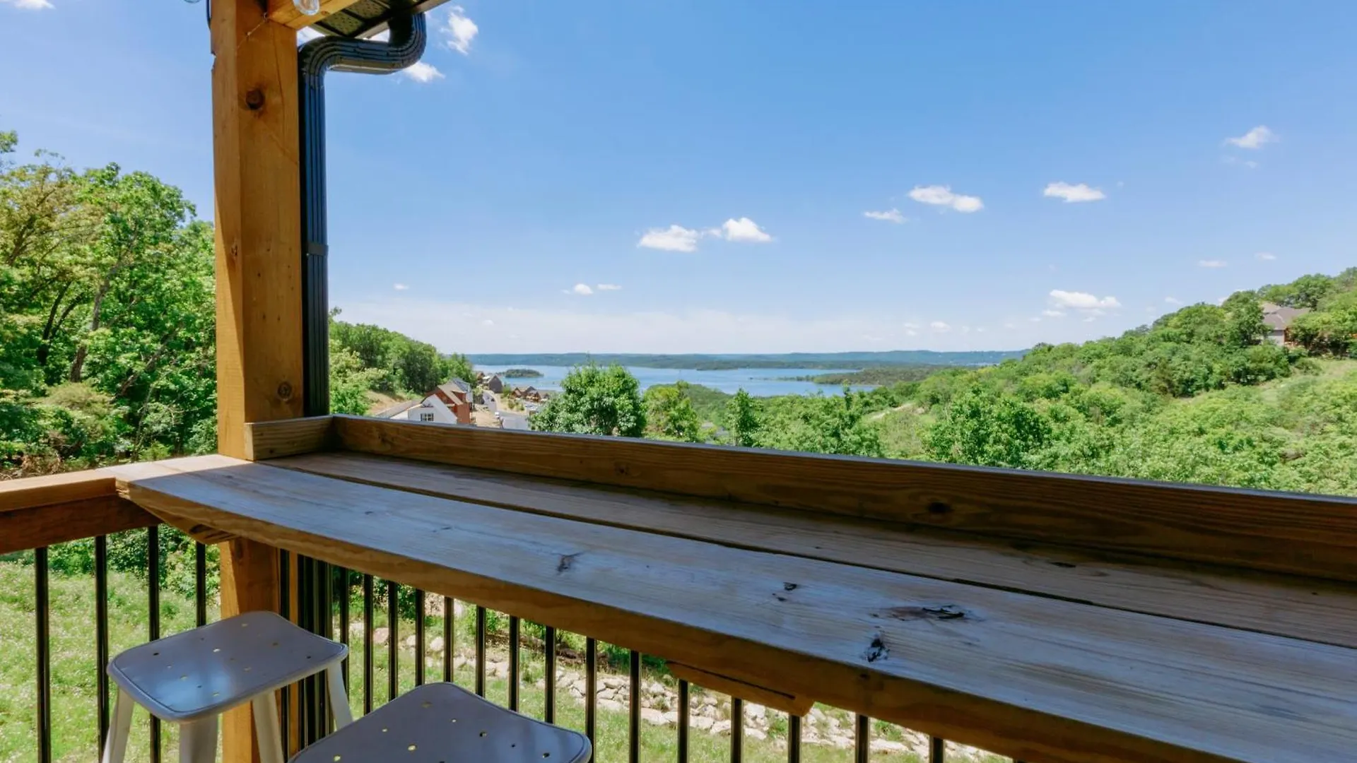 Breathtaking Views-dog Friendly-$400 Of Free Tickets-high End Decor Holiday home