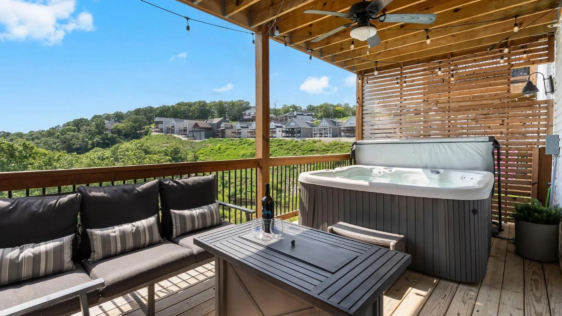 Holiday home Breathtaking Views-dog Friendly-$400 Of Free Tickets-high End Decor Branson