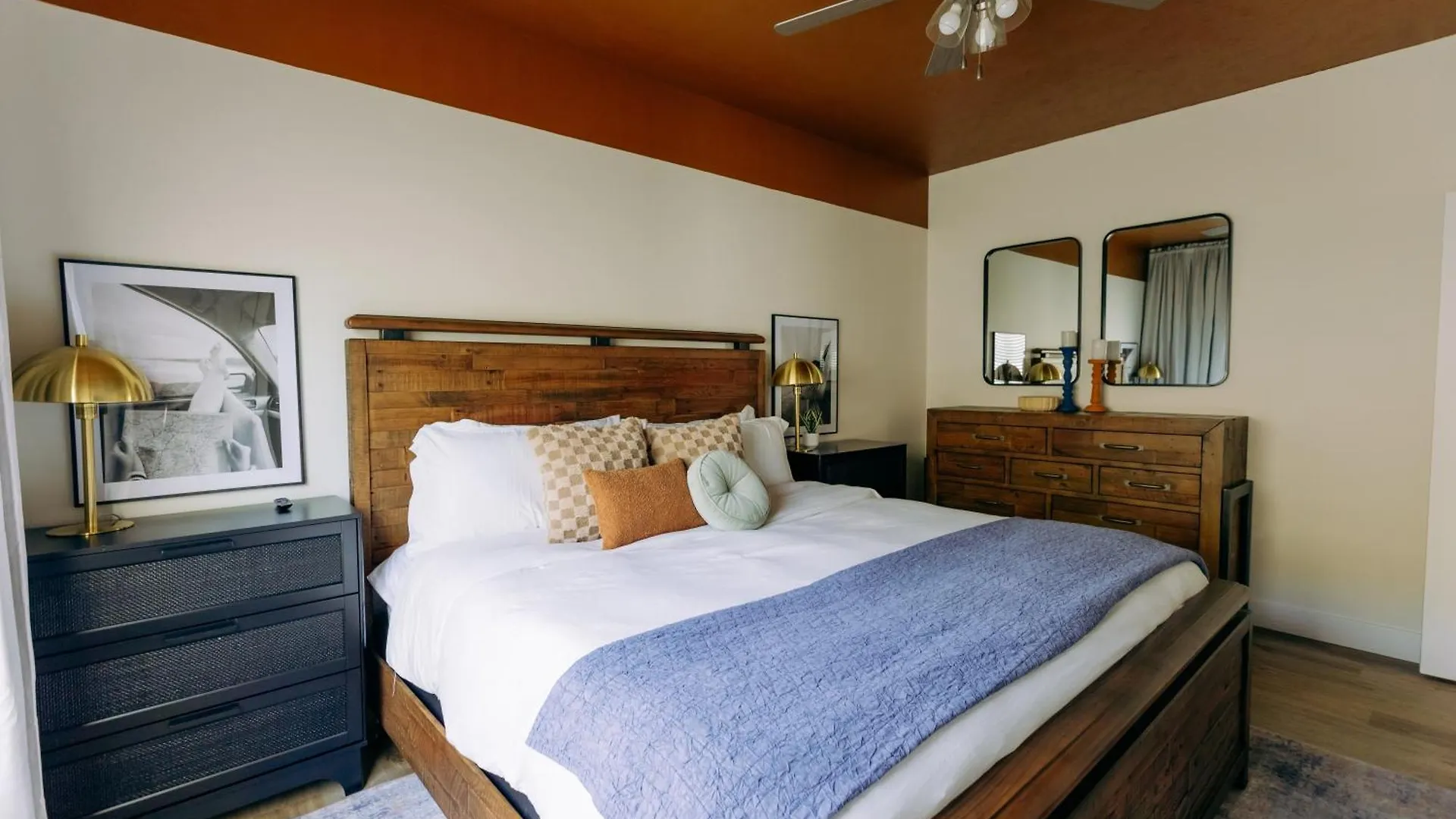 Holiday home Breathtaking Views-dog Friendly-$400 Of Free Tickets-high End Decor