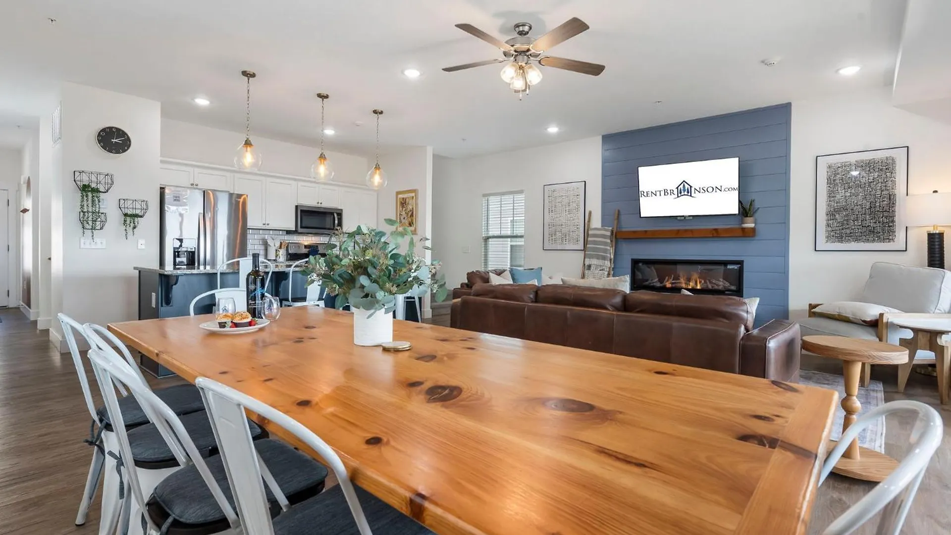 Breathtaking Views-dog Friendly-$400 Of Free Tickets-high End Decor *