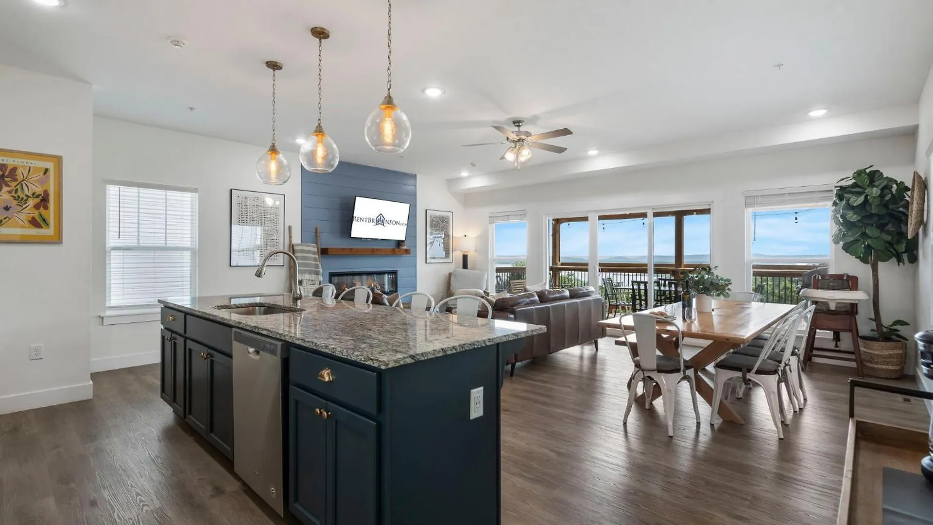 Breathtaking Views-dog Friendly-$400 Of Free Tickets-high End Decor Holiday home Branson