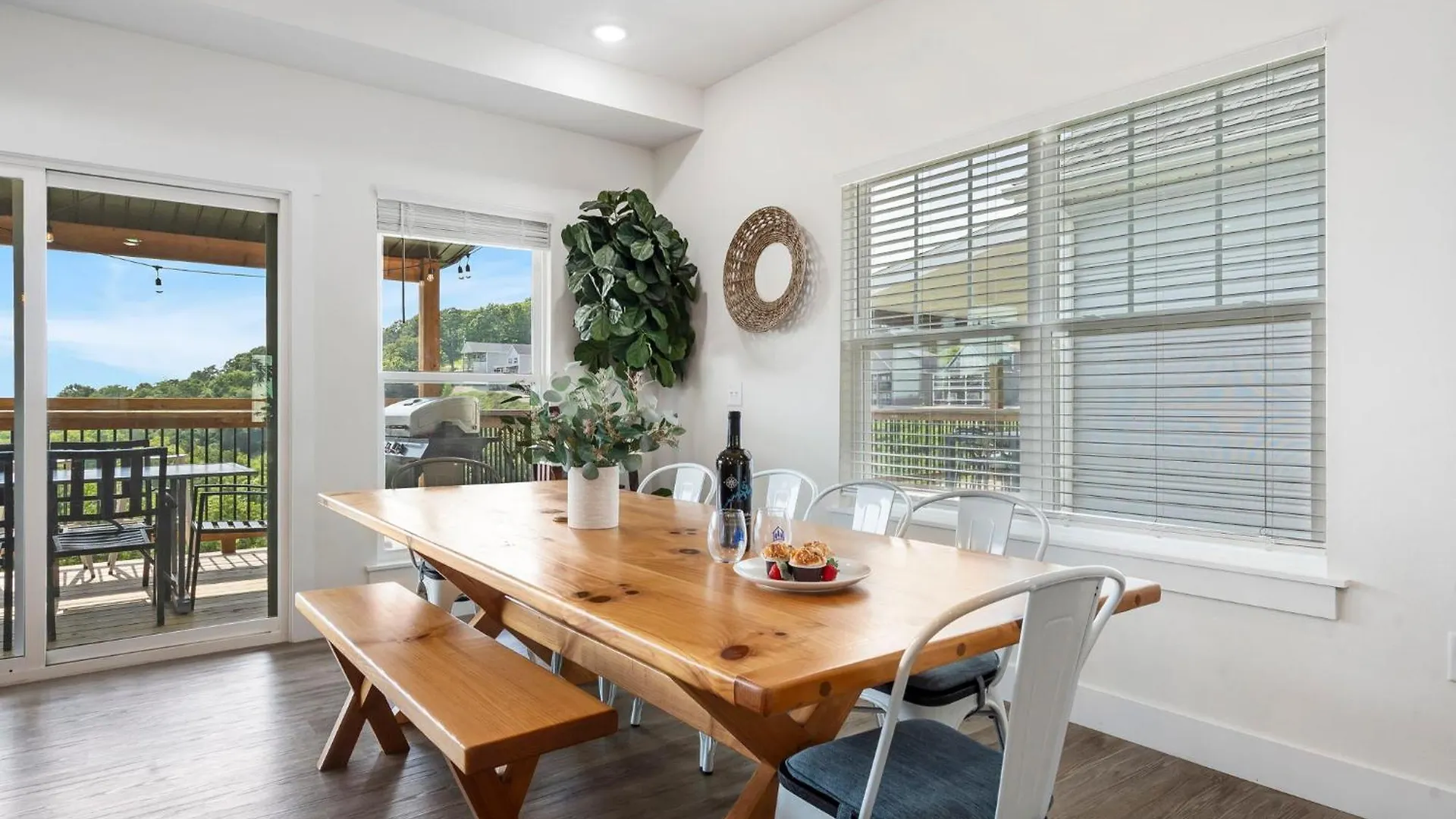 Breathtaking Views-dog Friendly-$400 Of Free Tickets-high End Decor Holiday home *