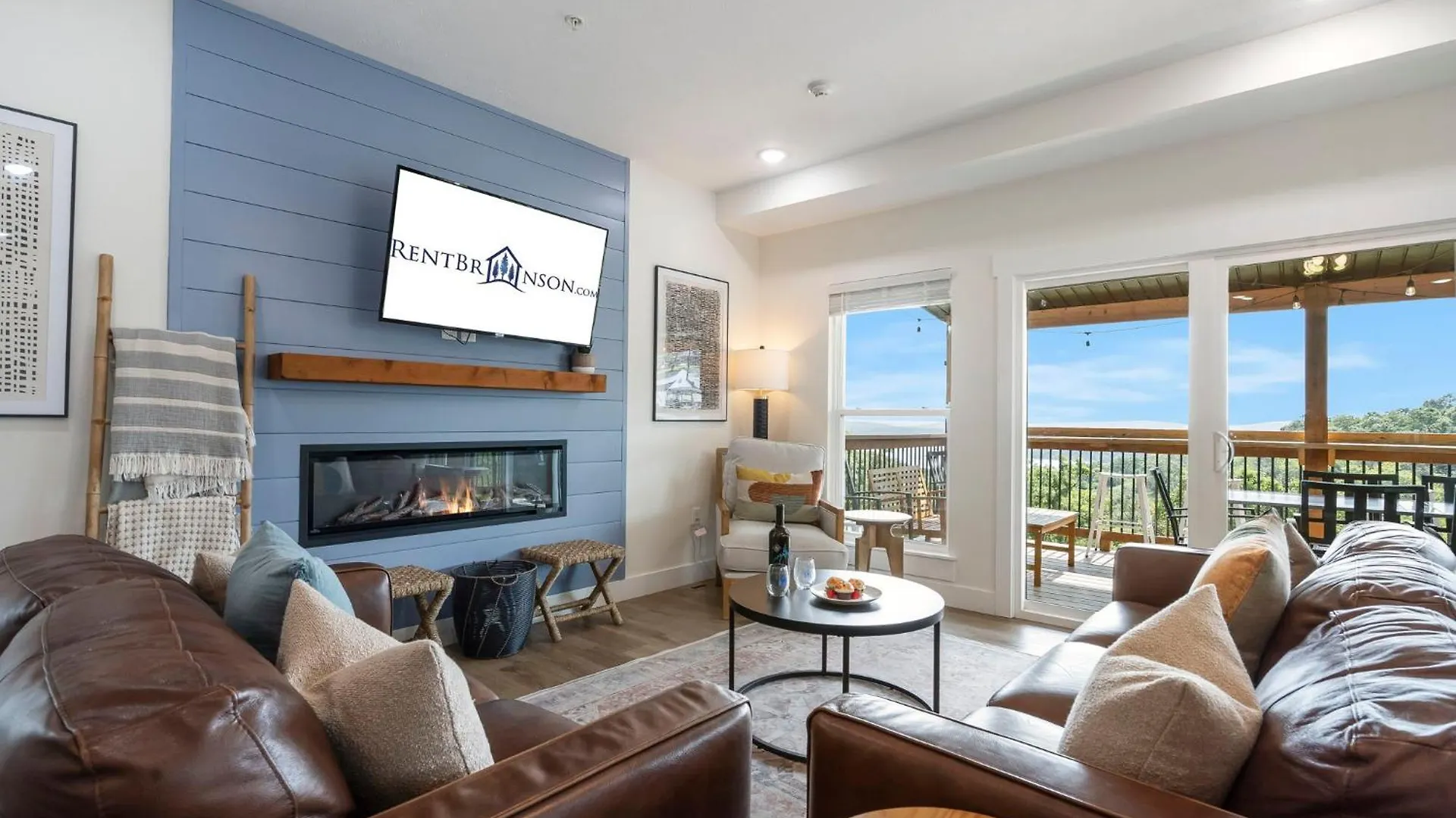 Breathtaking Views-dog Friendly-$400 Of Free Tickets-high End Decor