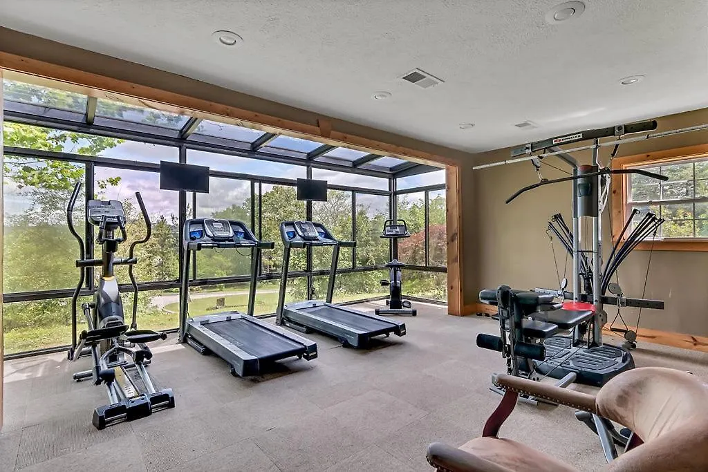 Holiday home Private Hot Tub, New In Trophy Run, Cmty Outdoor Pool, Free Daily Tickets To Local Attractions!