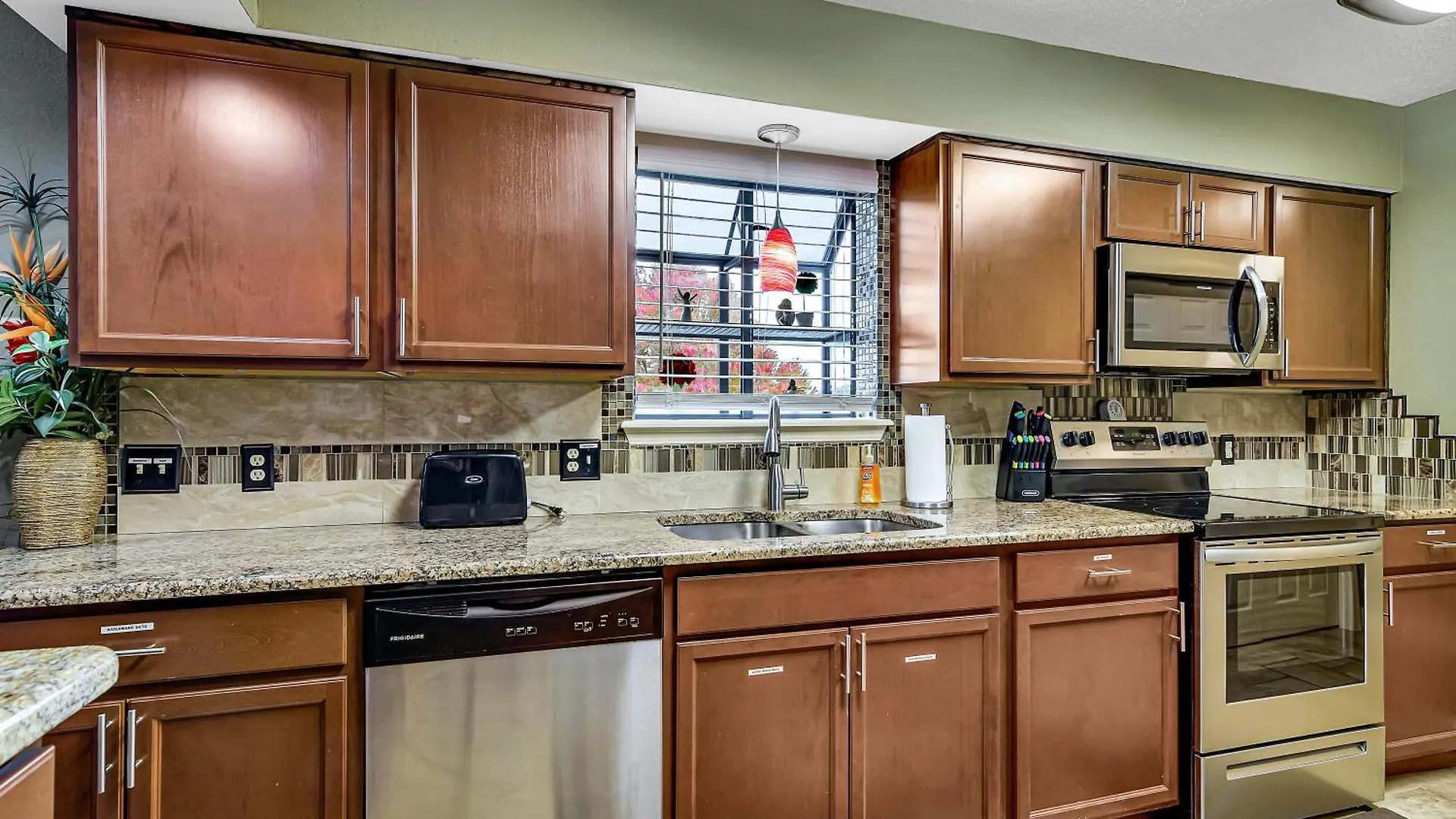 Apartment View At The Foothills *