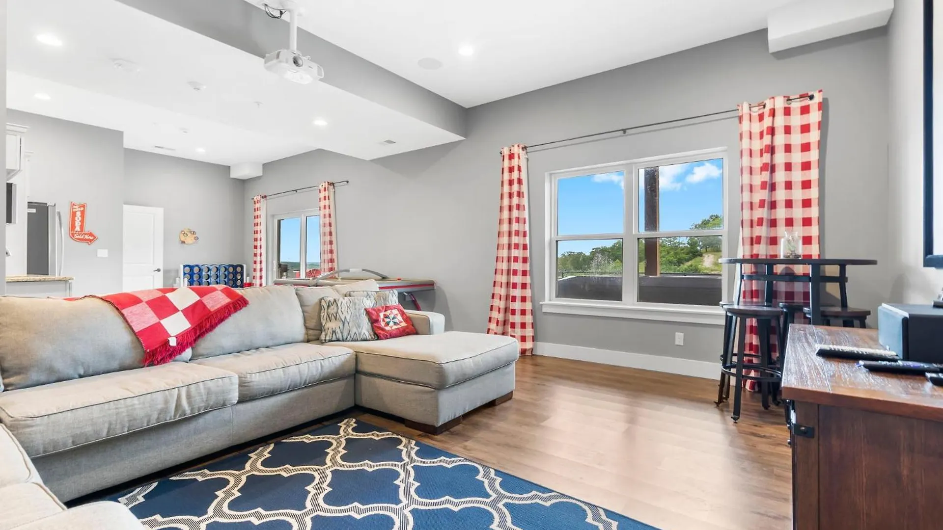 Double-sided Fireplace, Views, Daily Tickets To Local Attractions, Air Hockey!