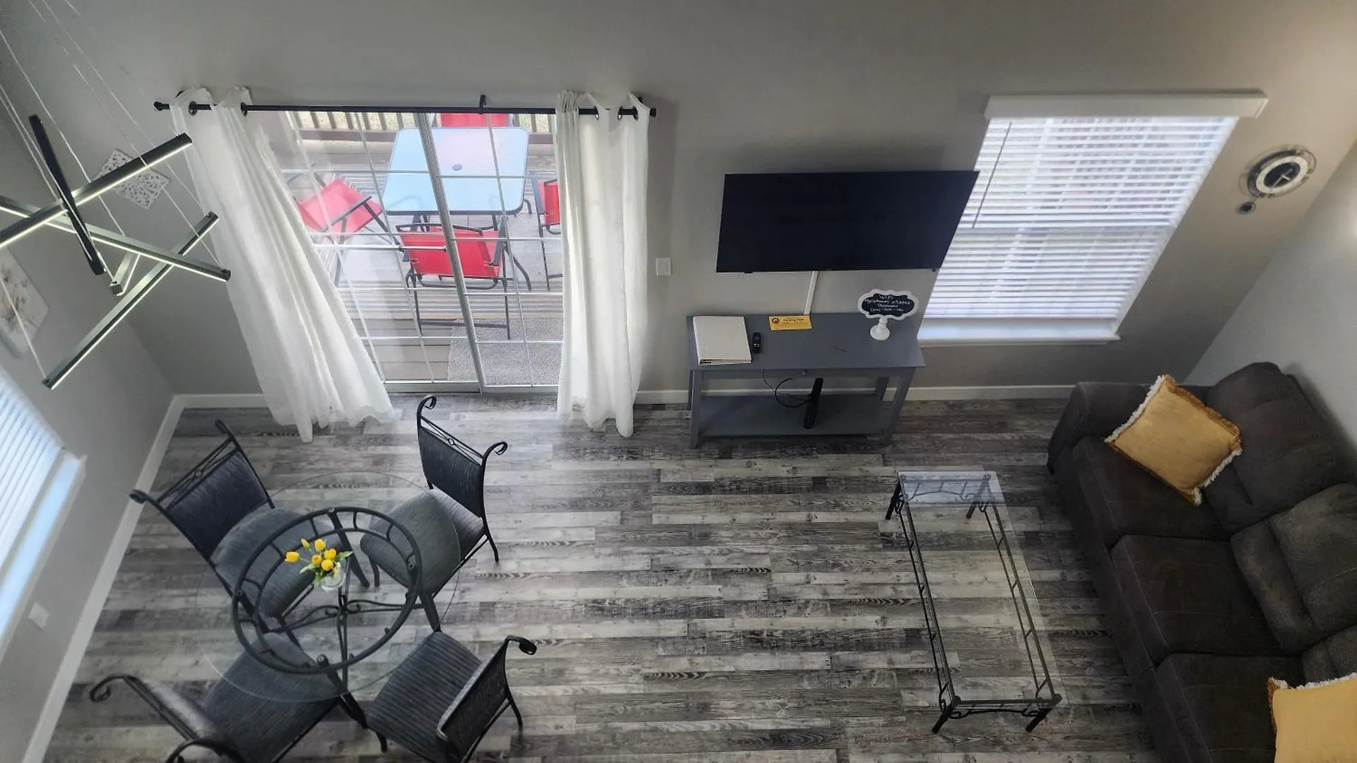 Apartment 2br Cozy - Centrally Located - Free Tickets Included - Fc 53-5 *