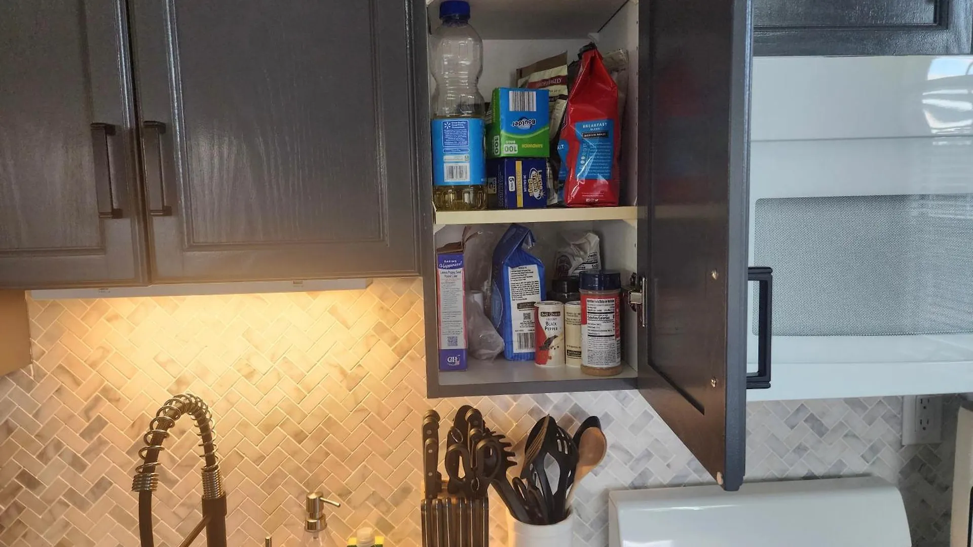 Apartment 2br Cozy - Centrally Located - Free Tickets Included - Fc 53-5 *