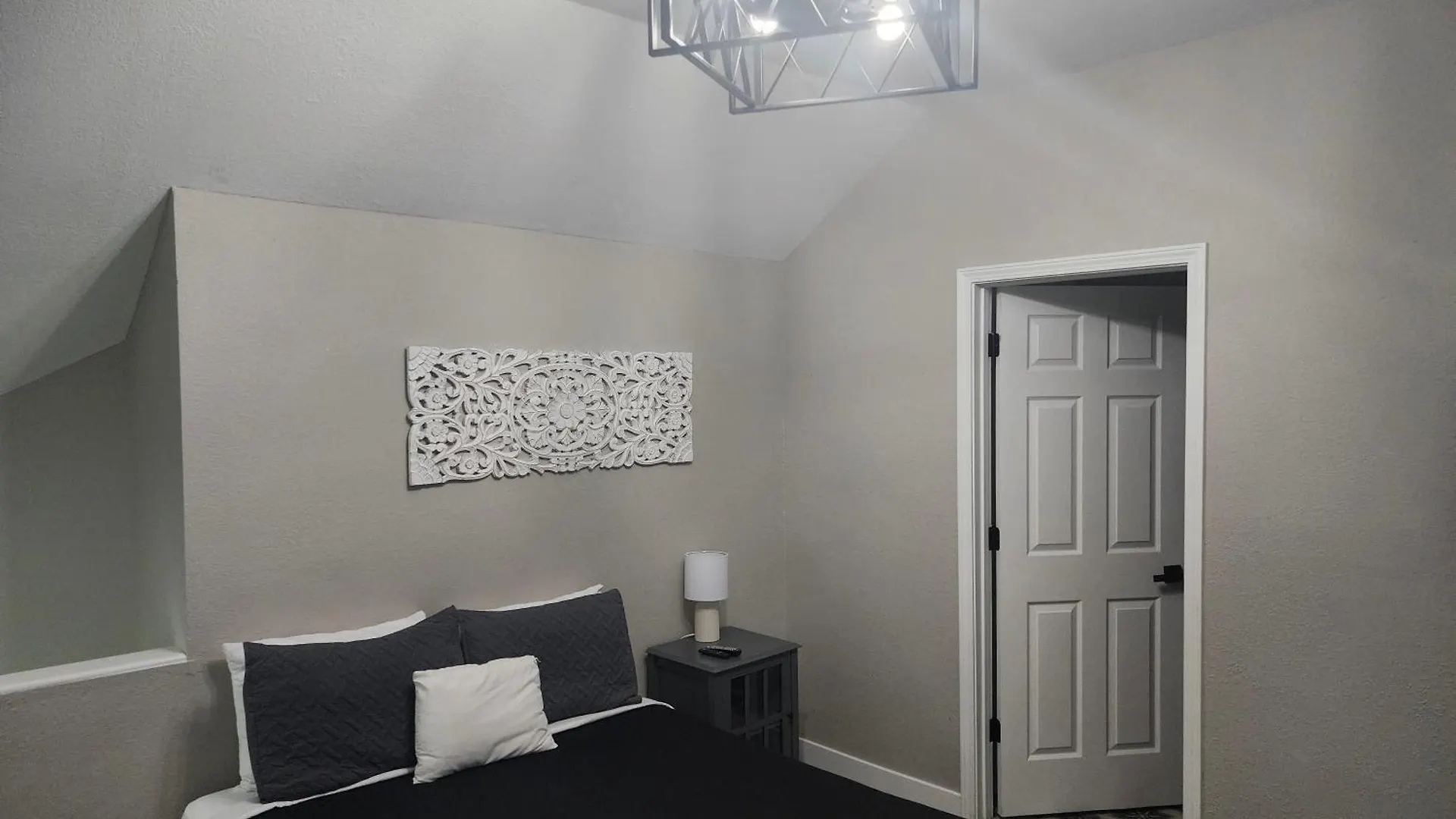 2br Cozy - Centrally Located - Free Tickets Included - Fc 53-5 *