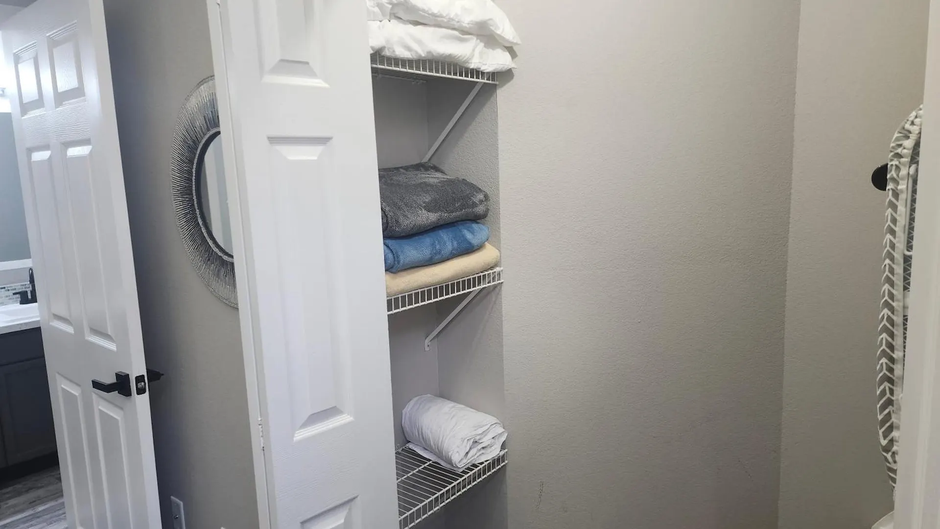 Apartment 2br Cozy - Centrally Located - Free Tickets Included - Fc 53-5