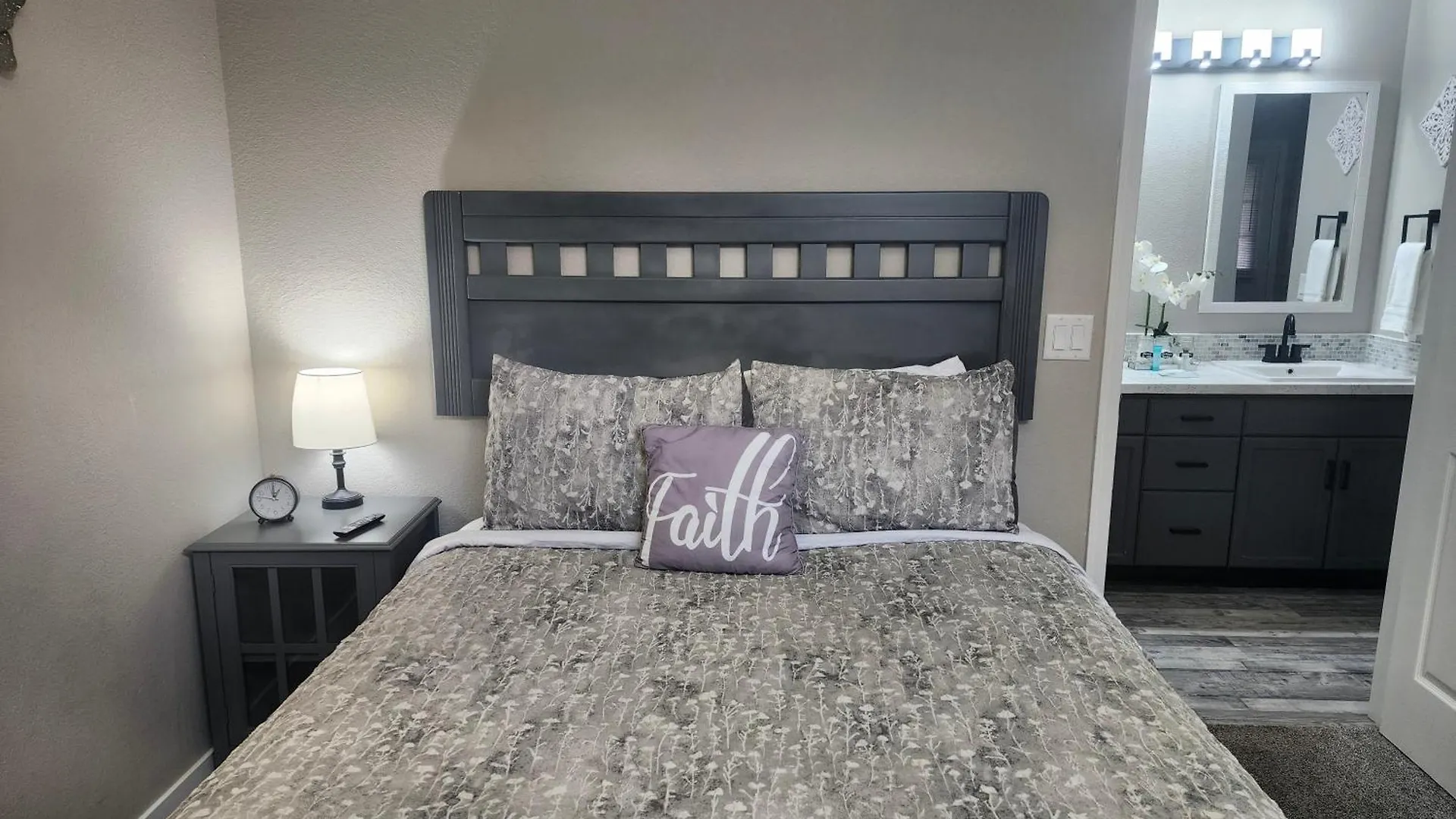 2br Cozy - Centrally Located - Free Tickets Included - Fc 53-5