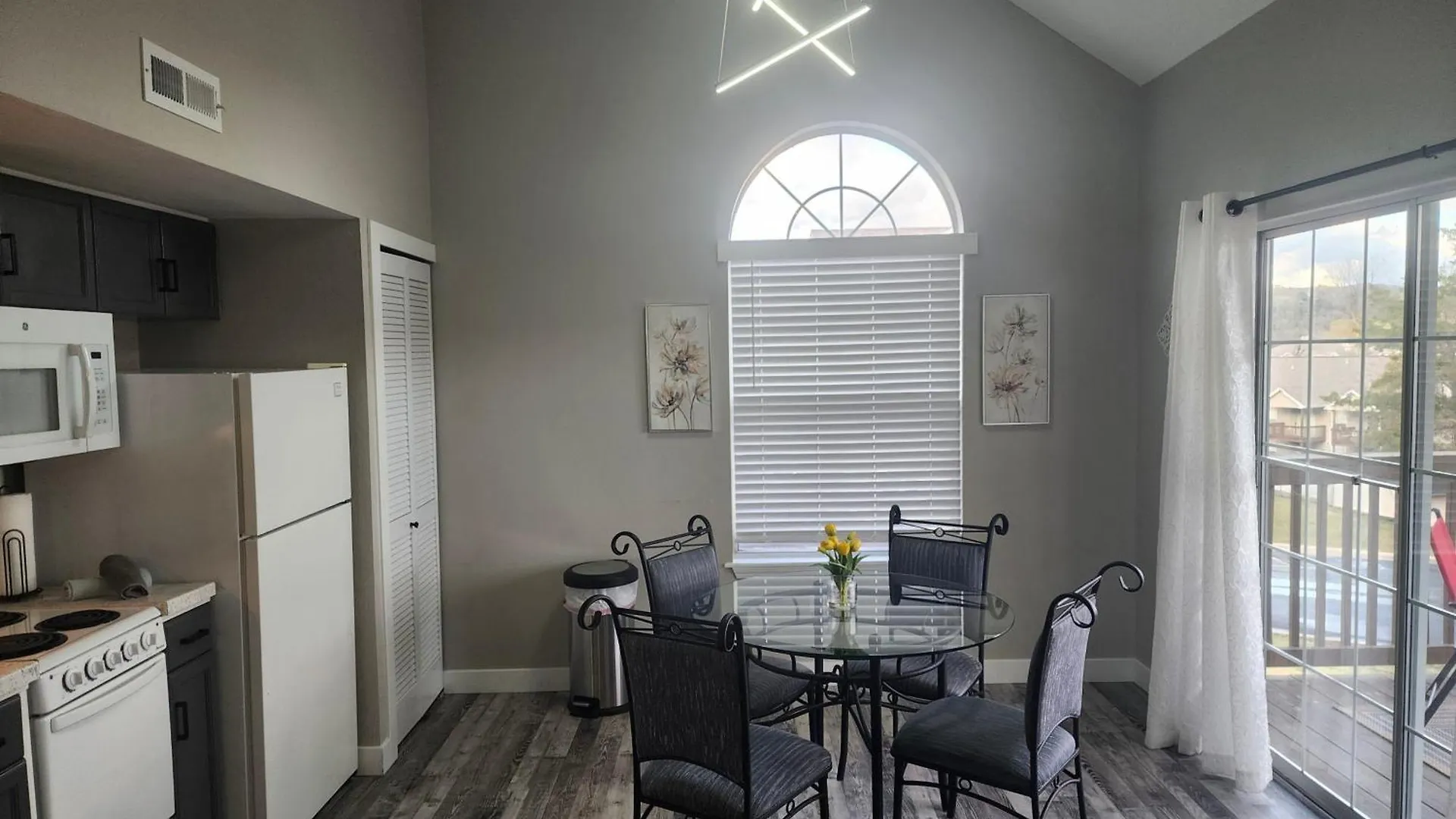 Apartment 2br Cozy - Centrally Located - Free Tickets Included - Fc 53-5