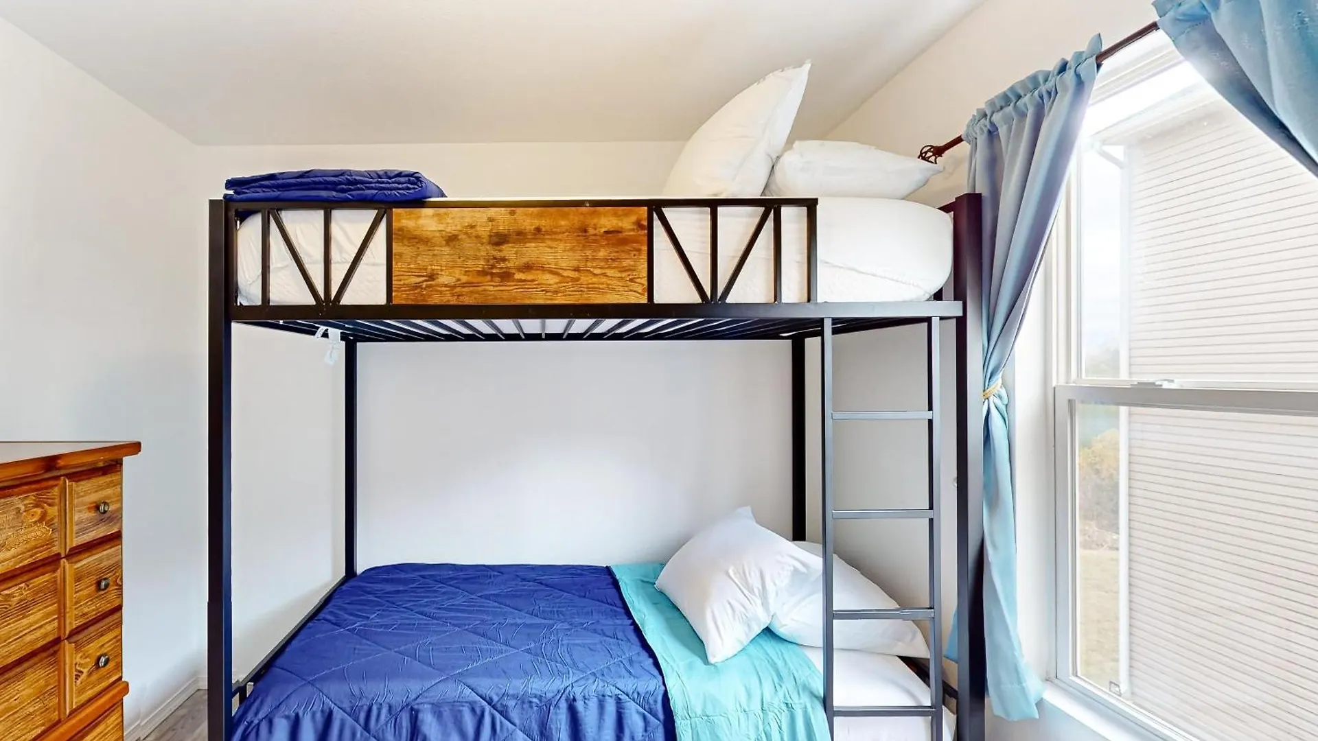 Vineyard Vacation Apartment