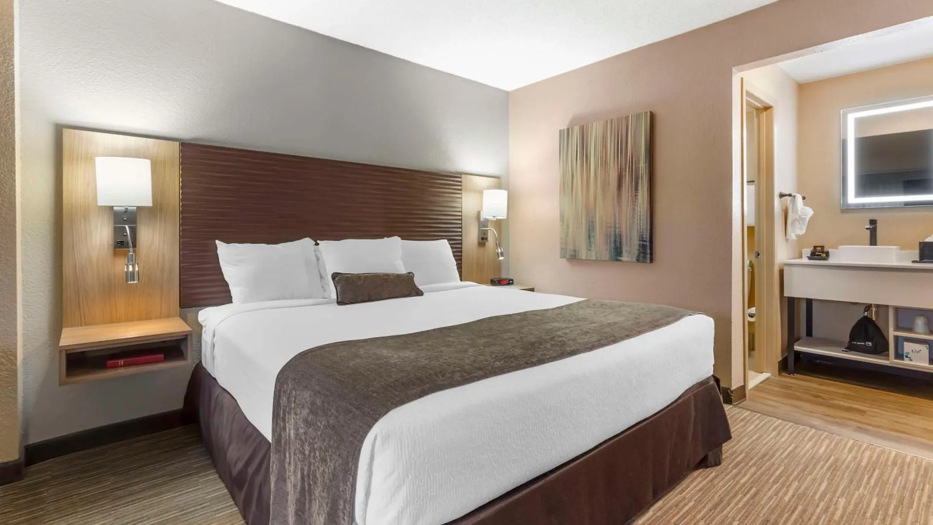 Western Landing View & 3* Branson