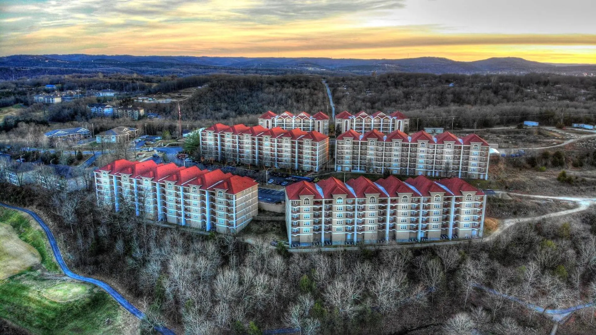 Grand Crowne Hotel 4*