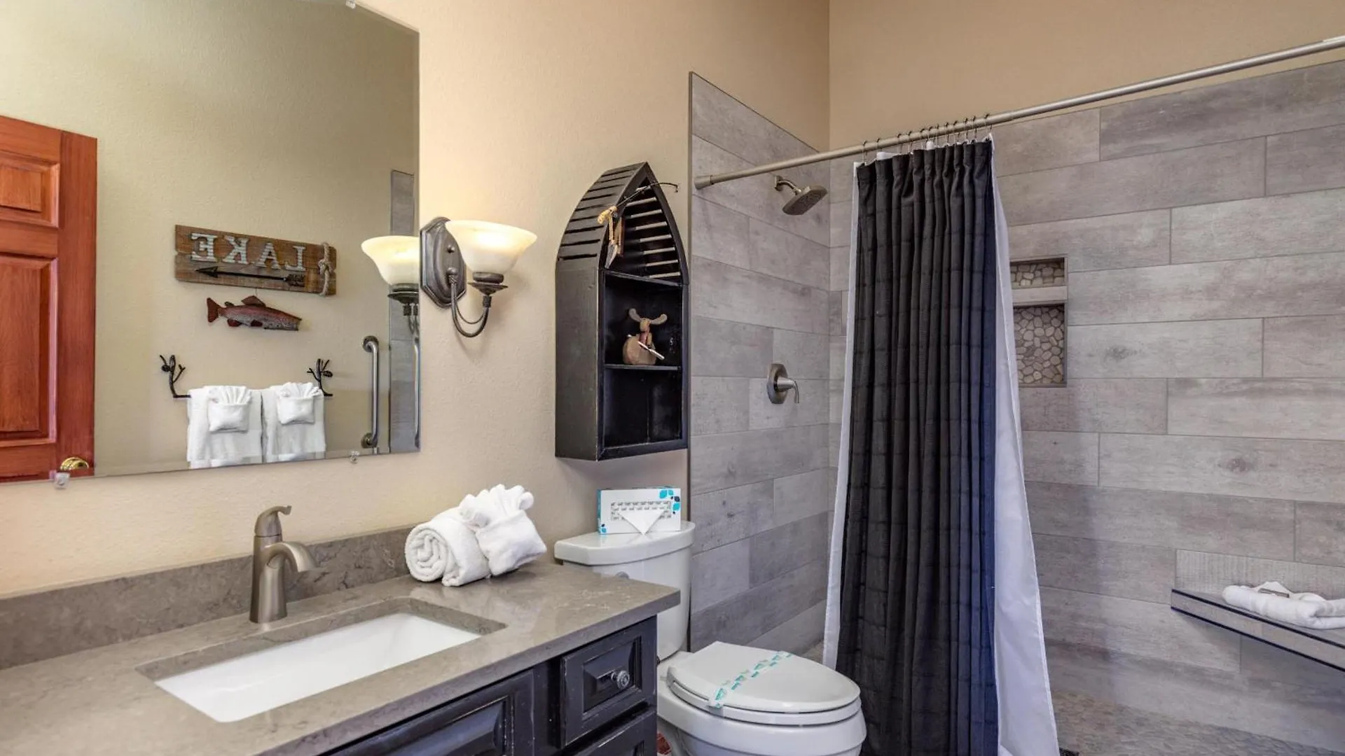 2br Village At Indian Point 2010 Near Sdc - Free Tickets Daily Up To $500 *
