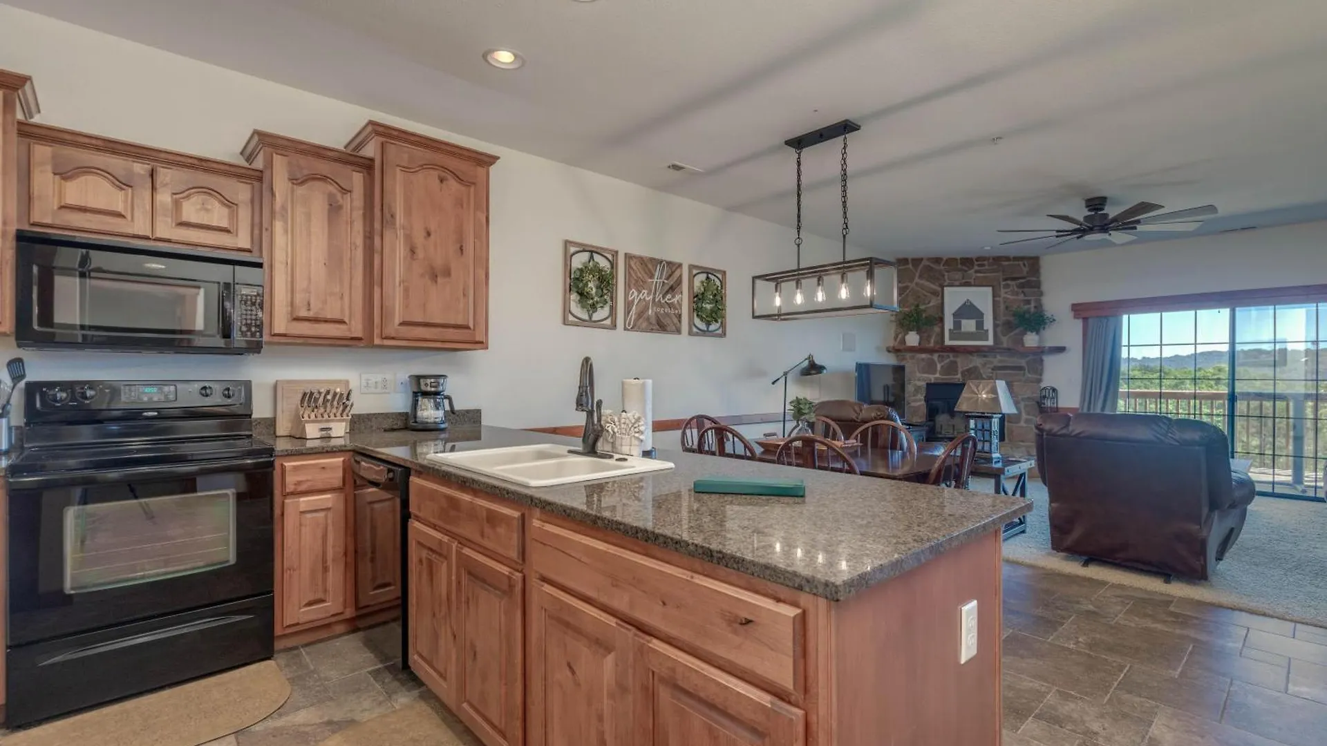 2br Village At Indian Point 1707 Near Sdc - Free Tickets Daily Up To $500 Branson