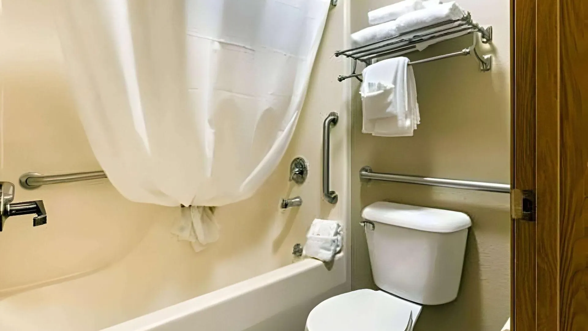 Ramada By Wyndham Theatre District Hotel Branson